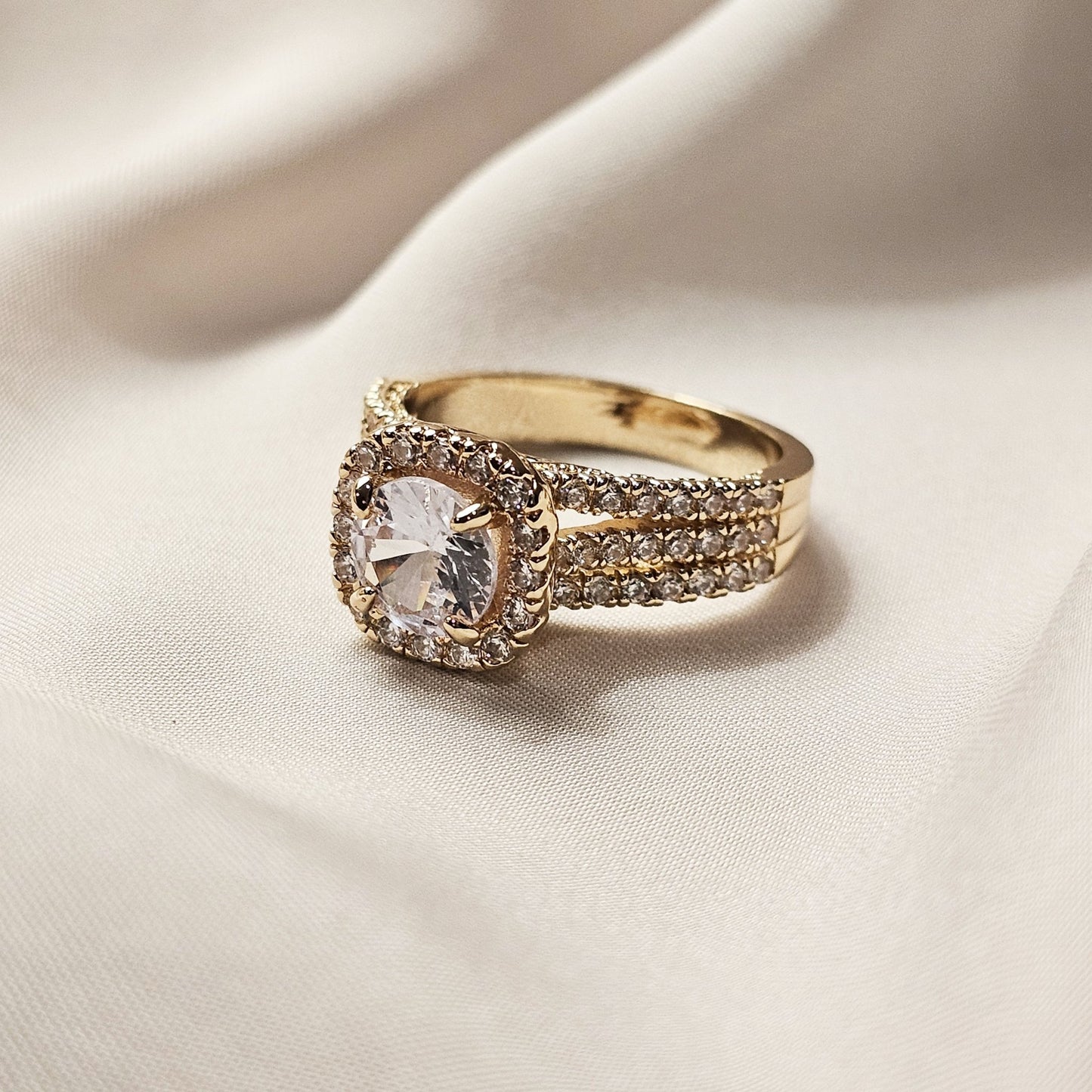 Classical Luxury Diamond Cut Ring - FAH Jewelry