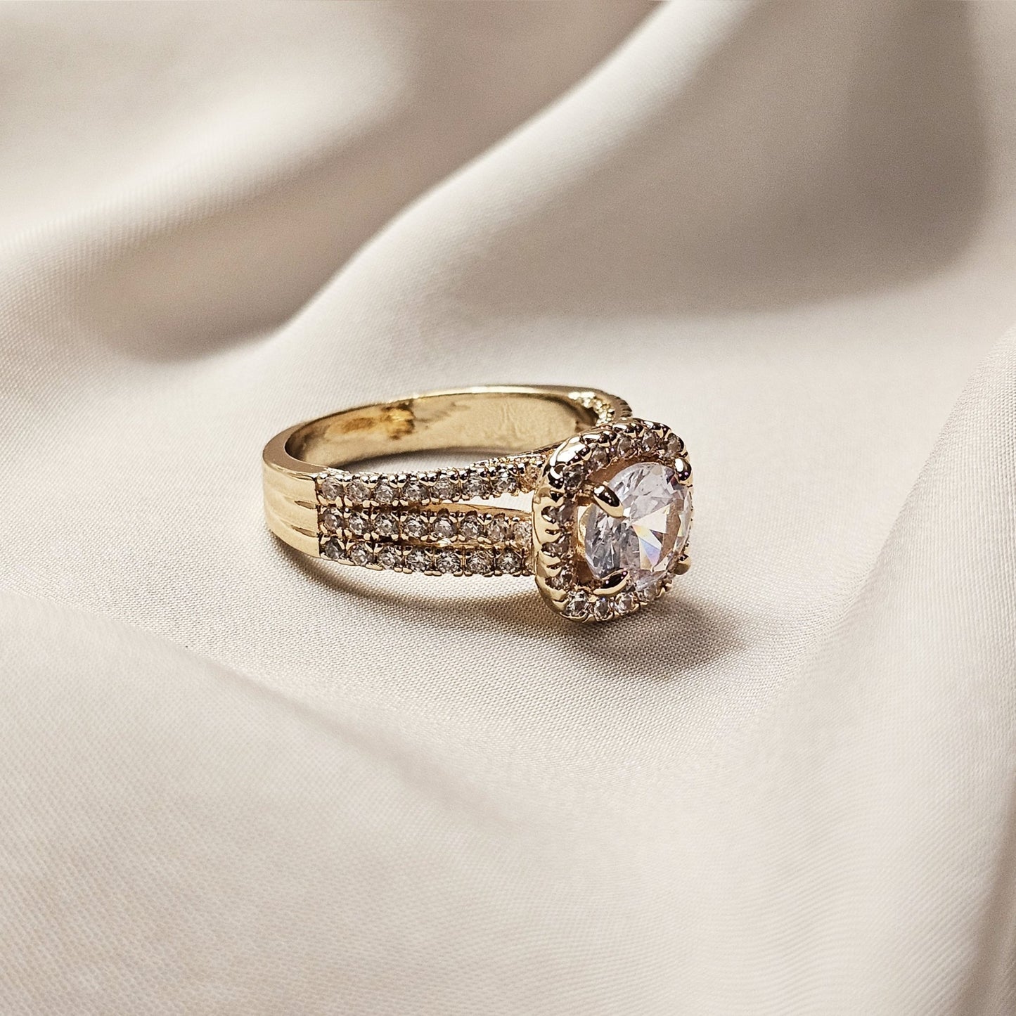 Classical Luxury Diamond Cut Ring - FAH Jewelry