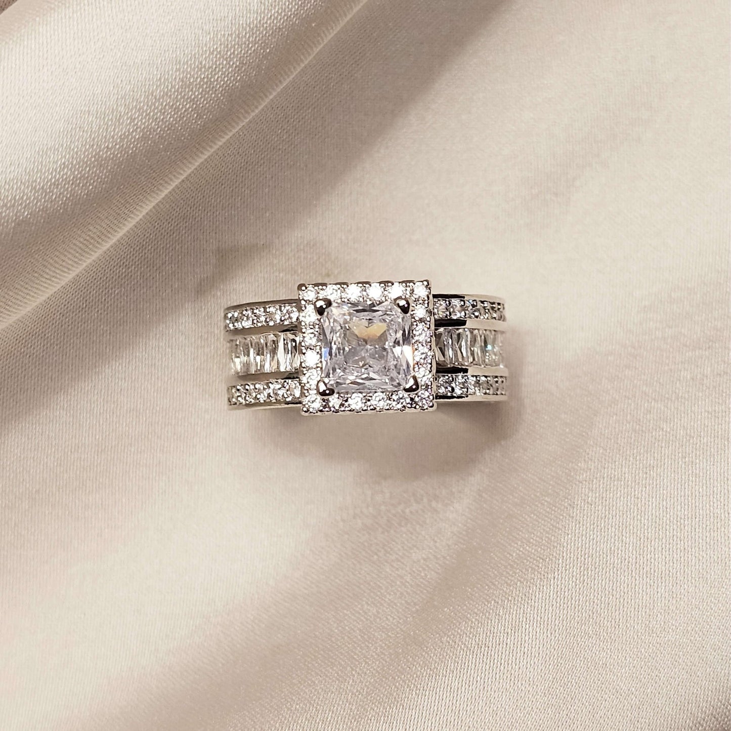 Cubic Zirconia Ring Ornamento - FAH Jewelry