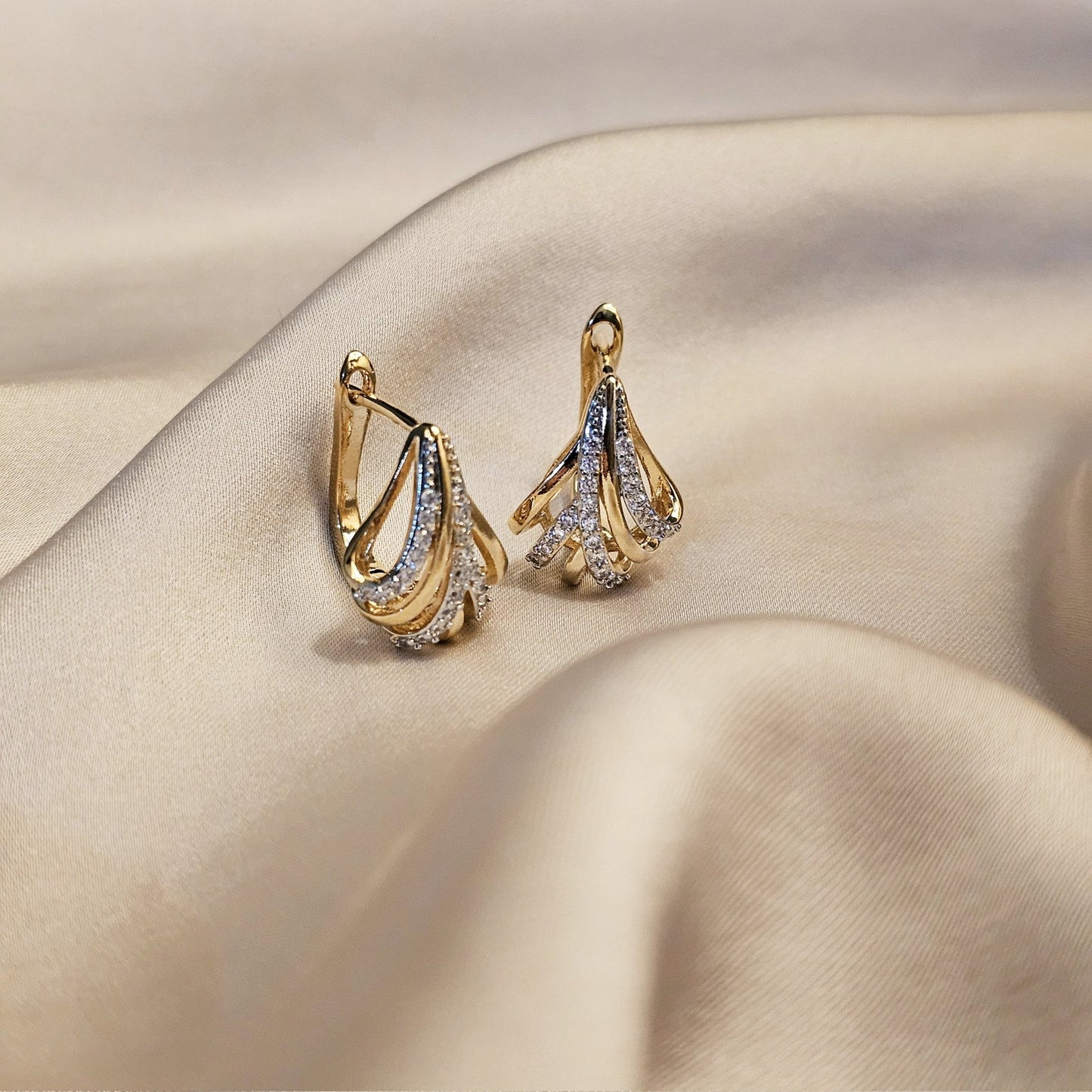 Dazzling Stream Earrings - FAH Jewelry