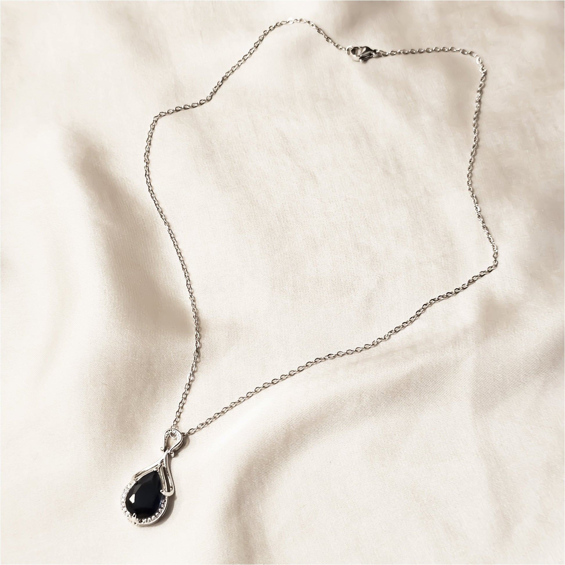 Dlicate Glamorous Blue Drop Pendant - FAH Jewelry