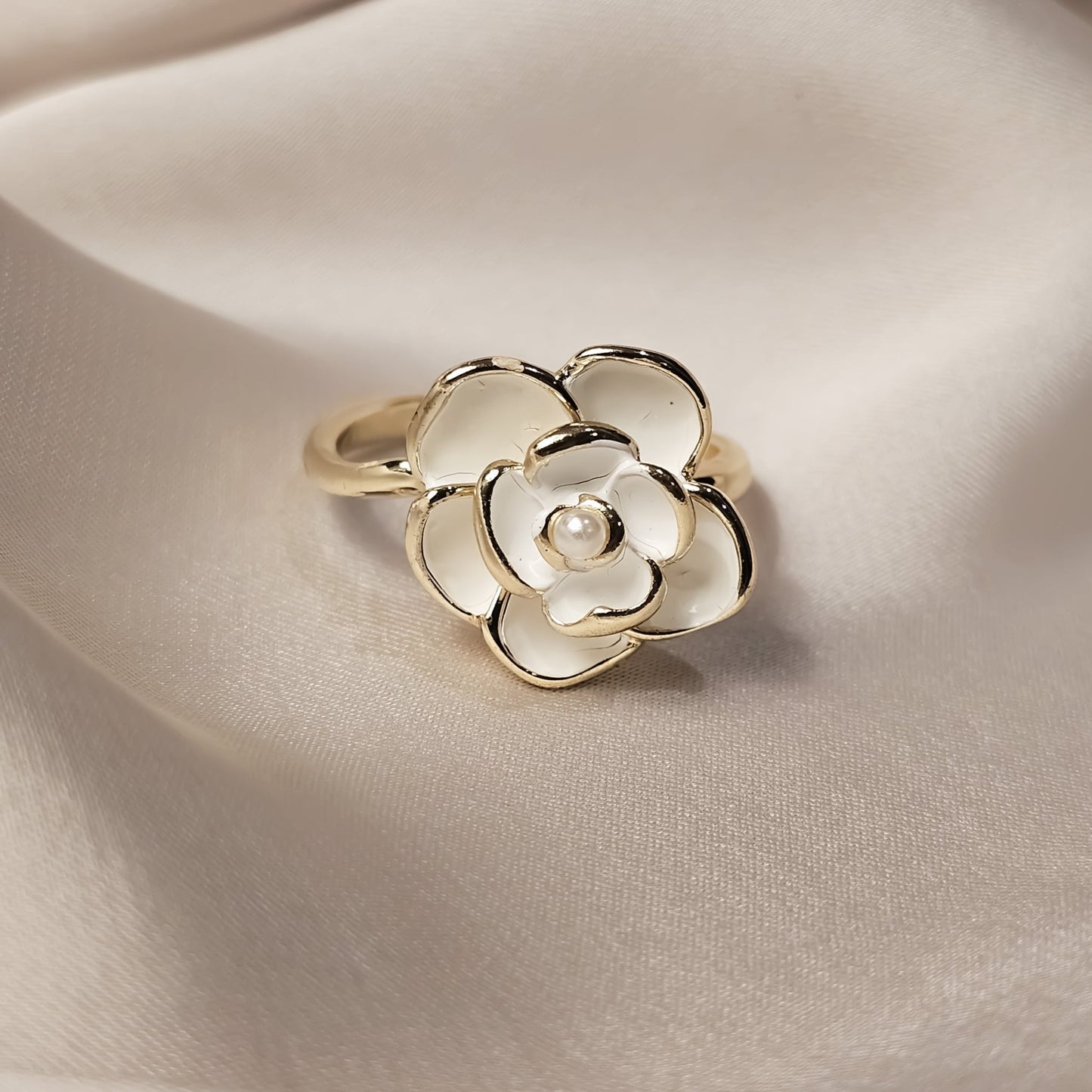 Elegant Pearl Flower Ring - FAH Jewelry