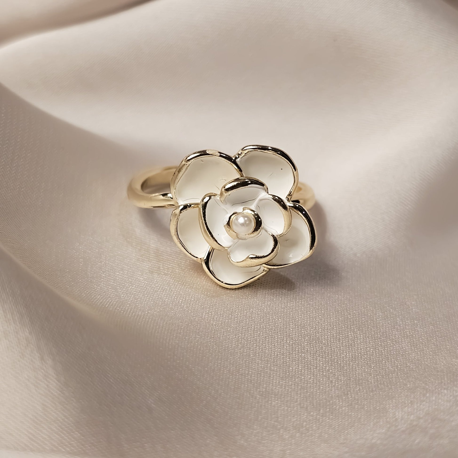 Elegant Pearl Flower Ring - FAH Jewelry