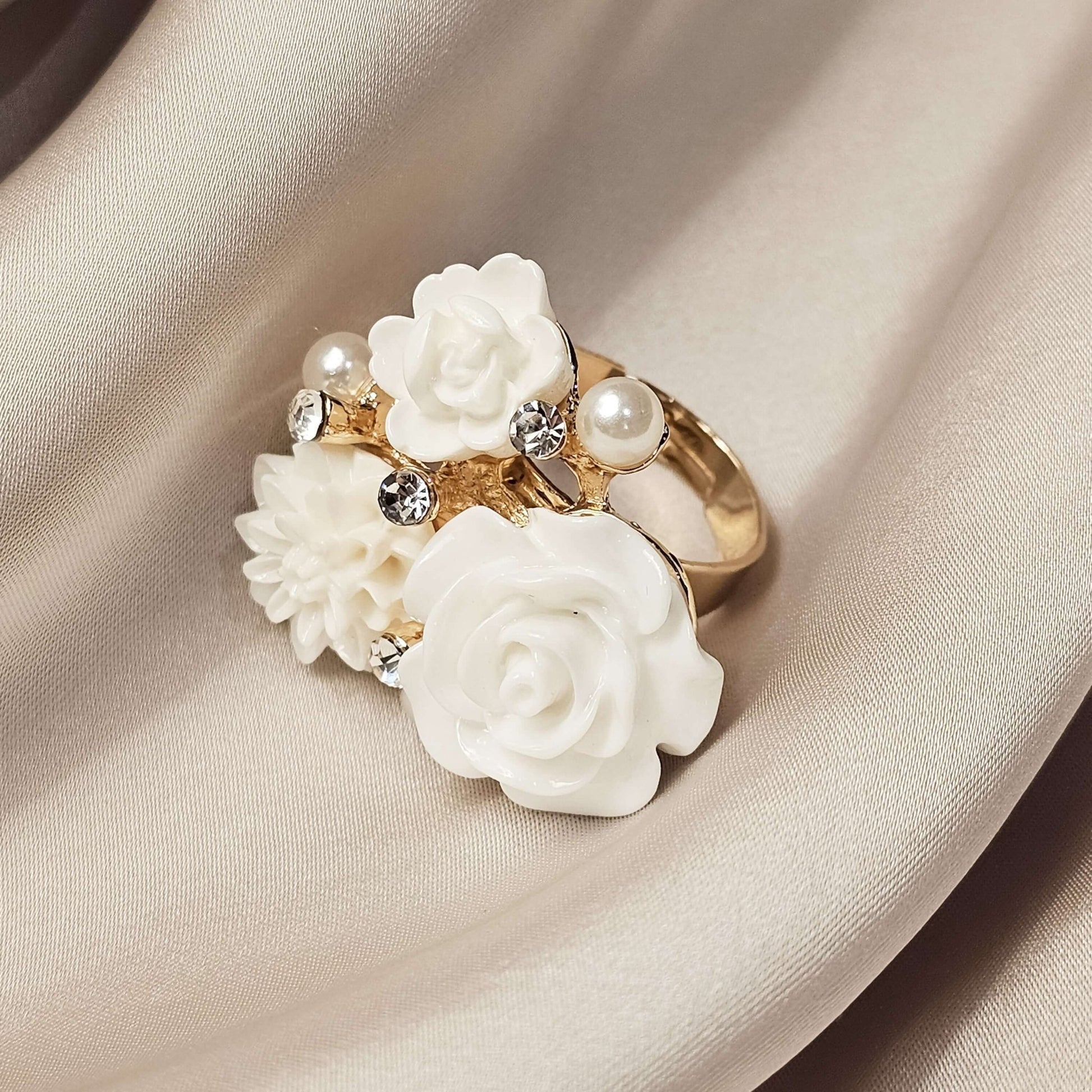 Eliante White Flower Ring - FAH Jewelry
