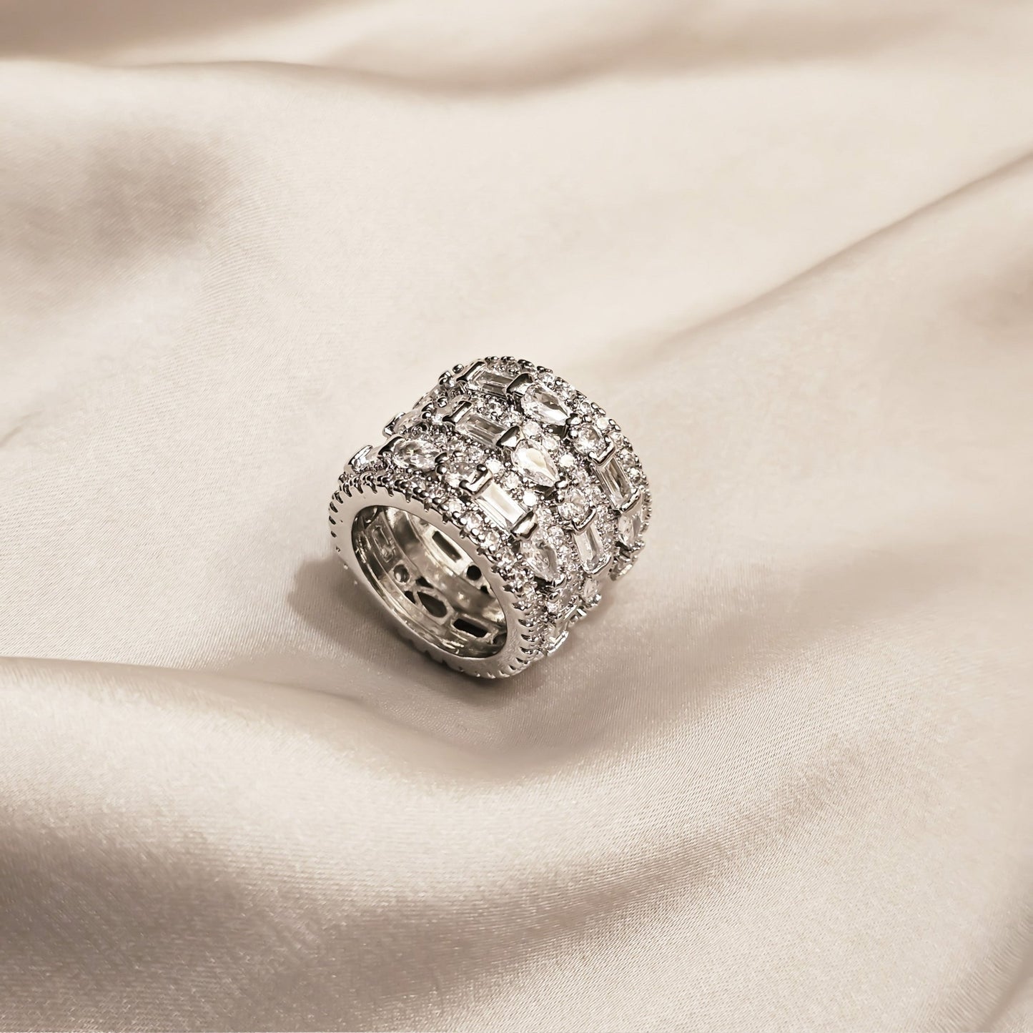 Empress Loop Diamond Ring - FAH Jewelry