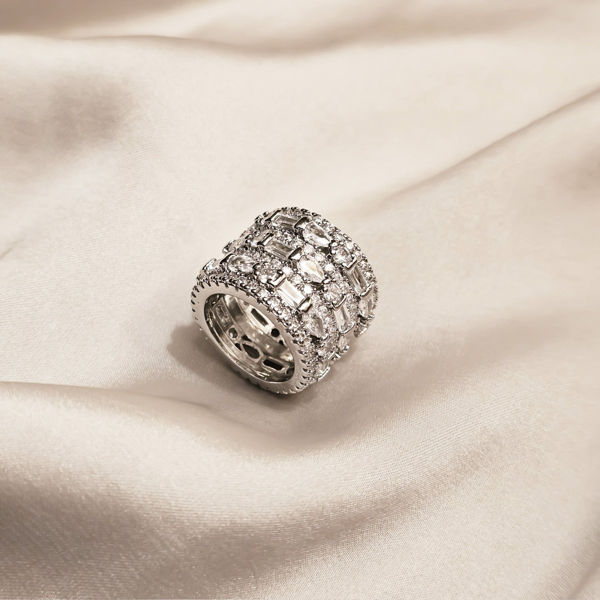 Empress Loop Diamond Ring - FAH Jewelry