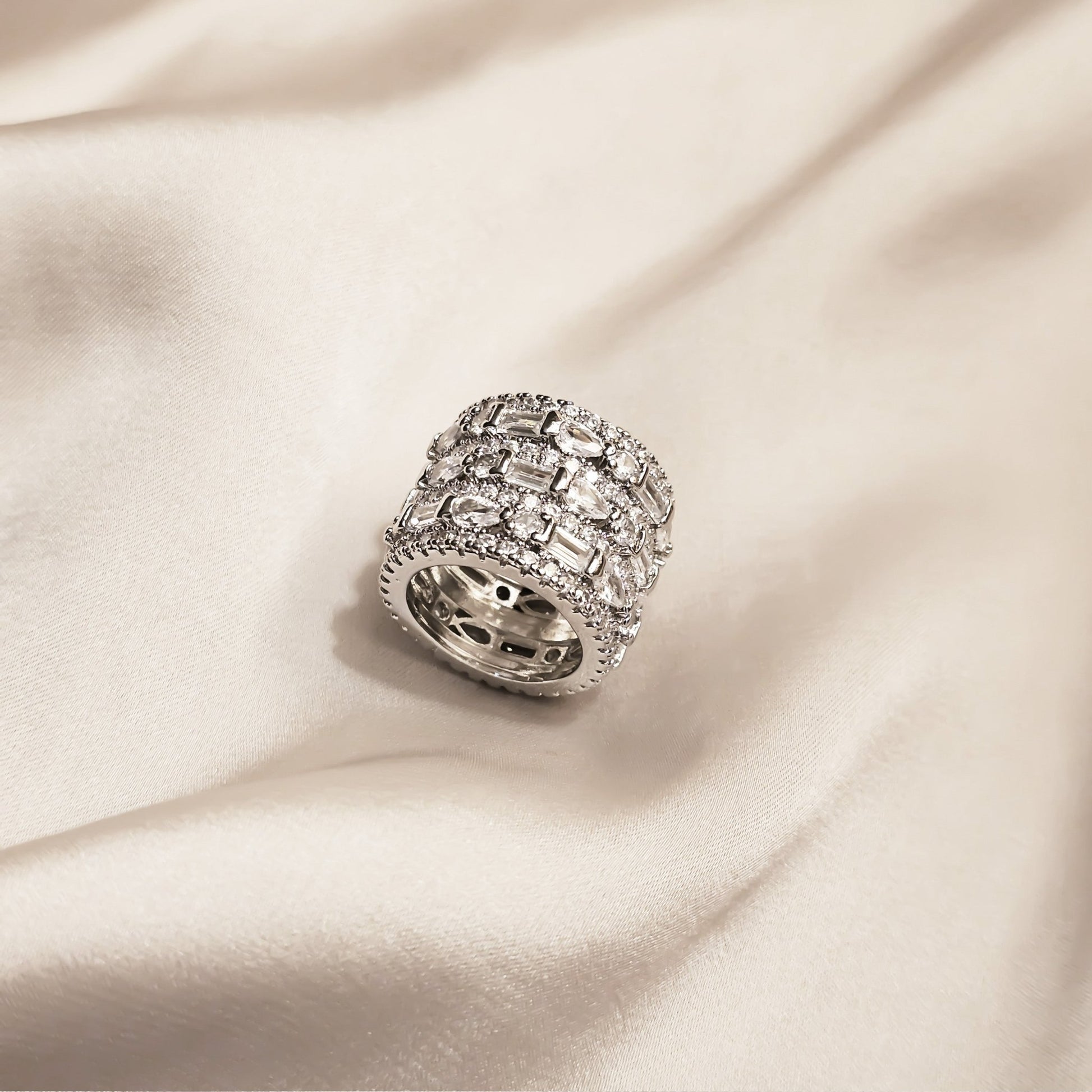 Empress Loop Diamond Ring - FAH Jewelry