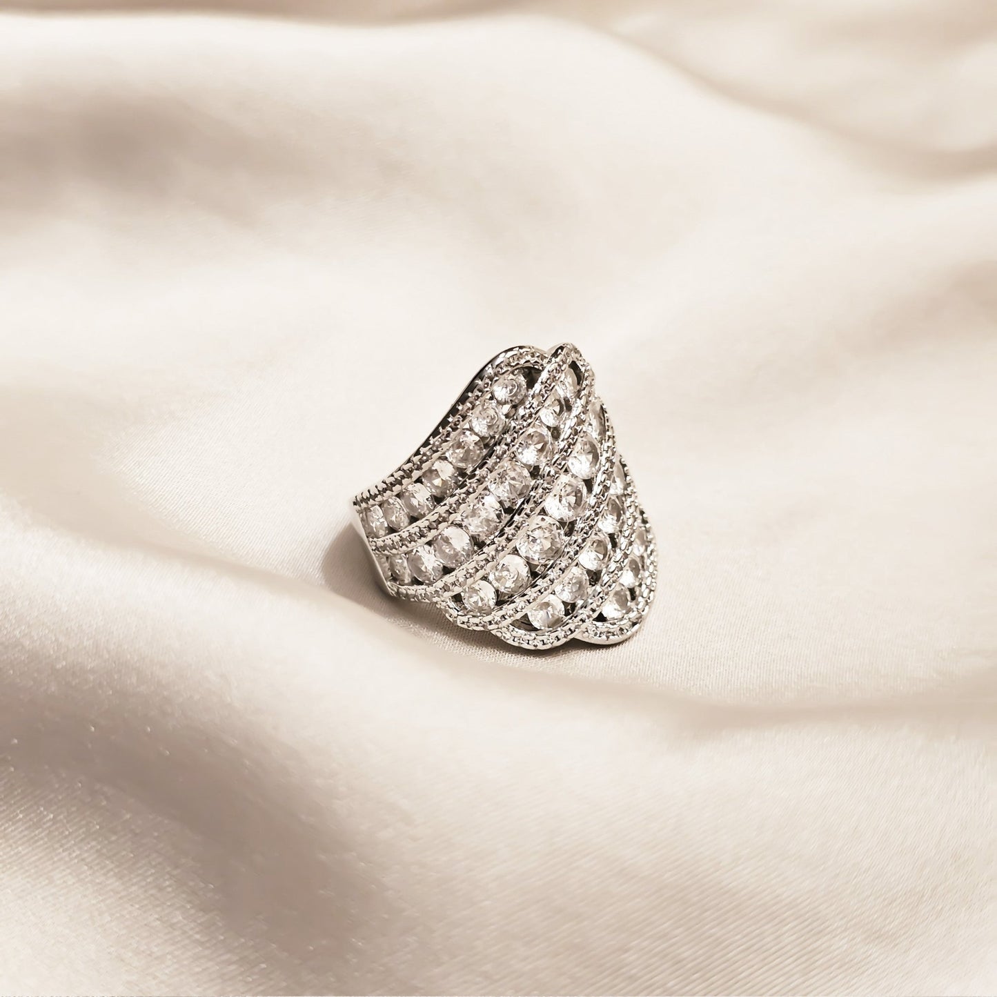 Eternal Halo Infinite Gleam Zircon Ring - FAH Jewelry