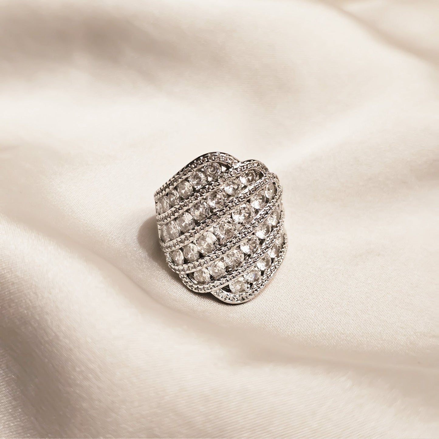 Eternal Halo Infinite Gleam Zircon Ring - FAH Jewelry