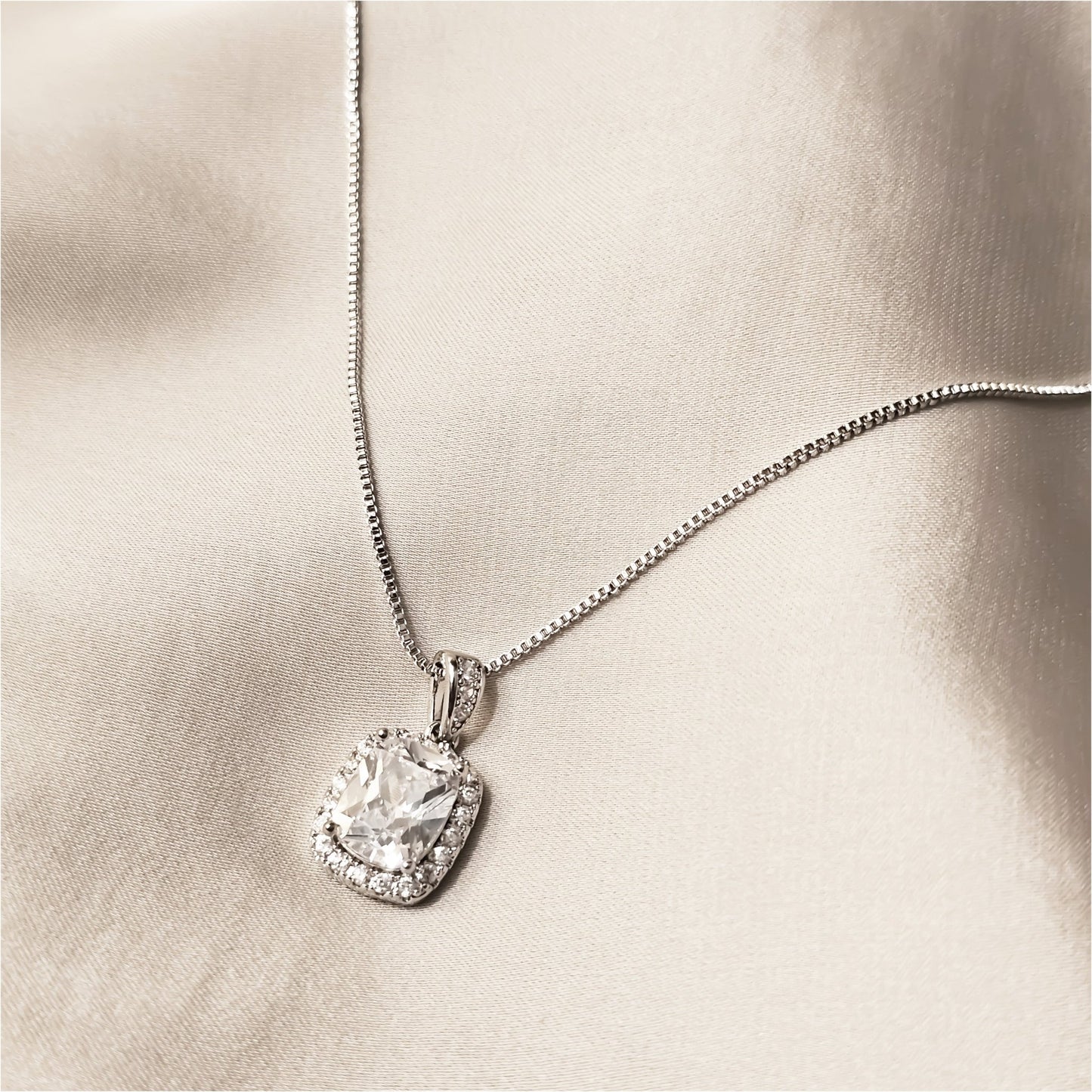 Exquisite Cubic Zirconia Decor Pendant - FAH Jewelry