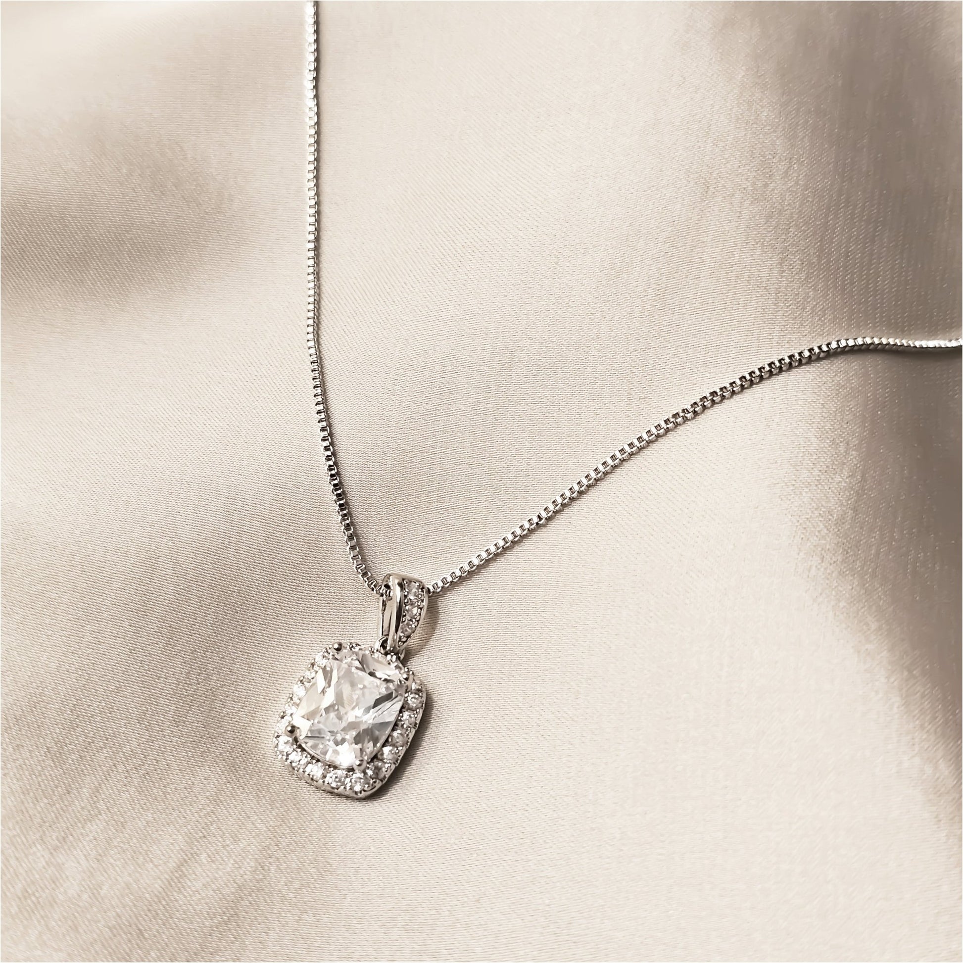 Exquisite Cubic Zirconia Decor Pendant - FAH Jewelry