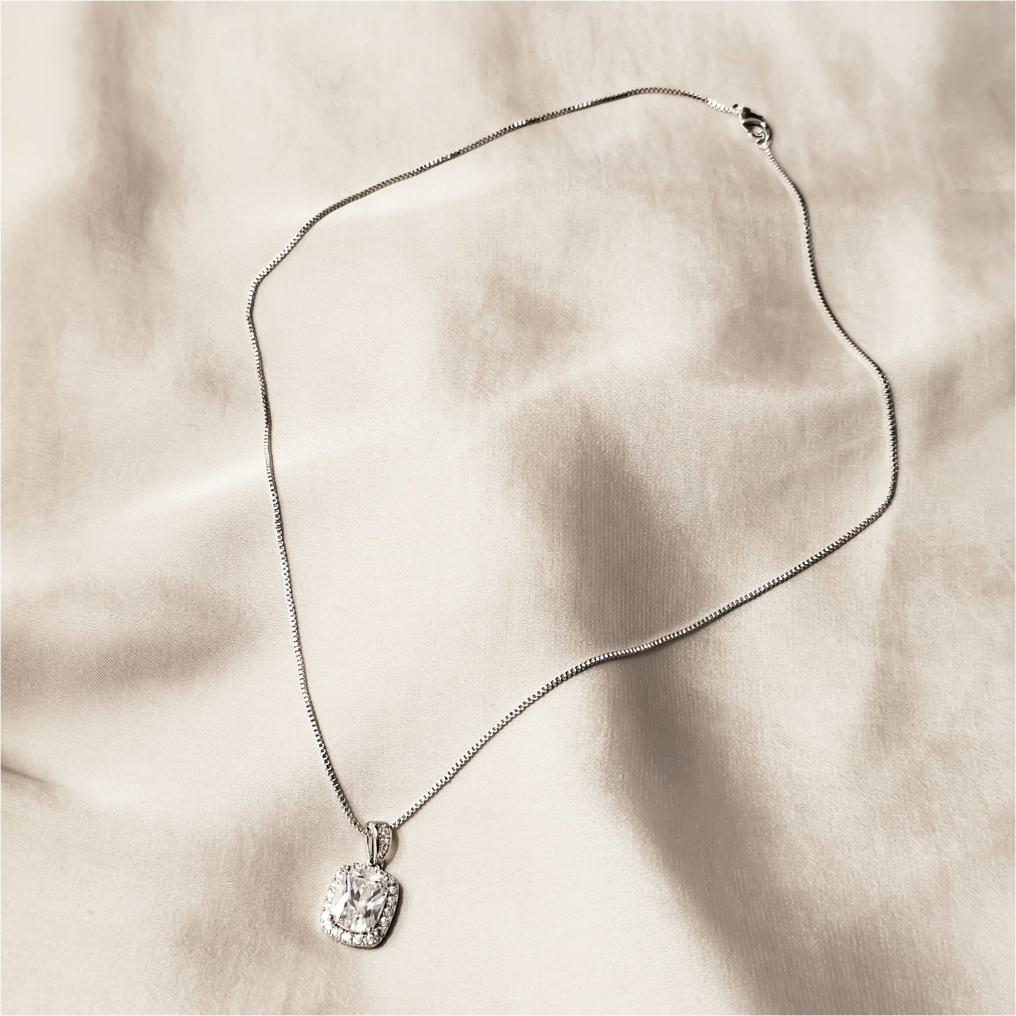 Exquisite Cubic Zirconia Decor Pendant - FAH Jewelry