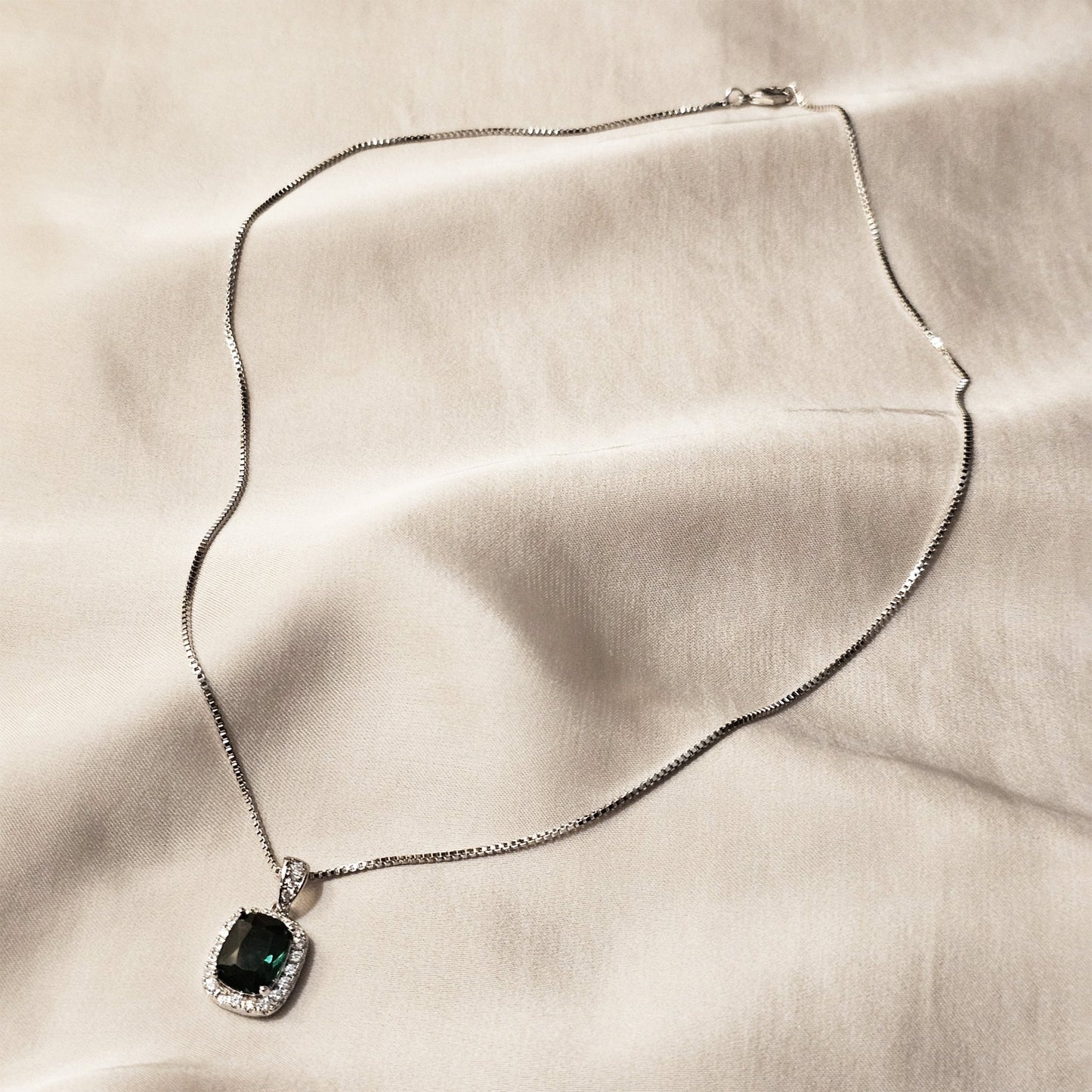 Exquisite Cubic Zirconia Decor Pendant Green - FAH Jewelry