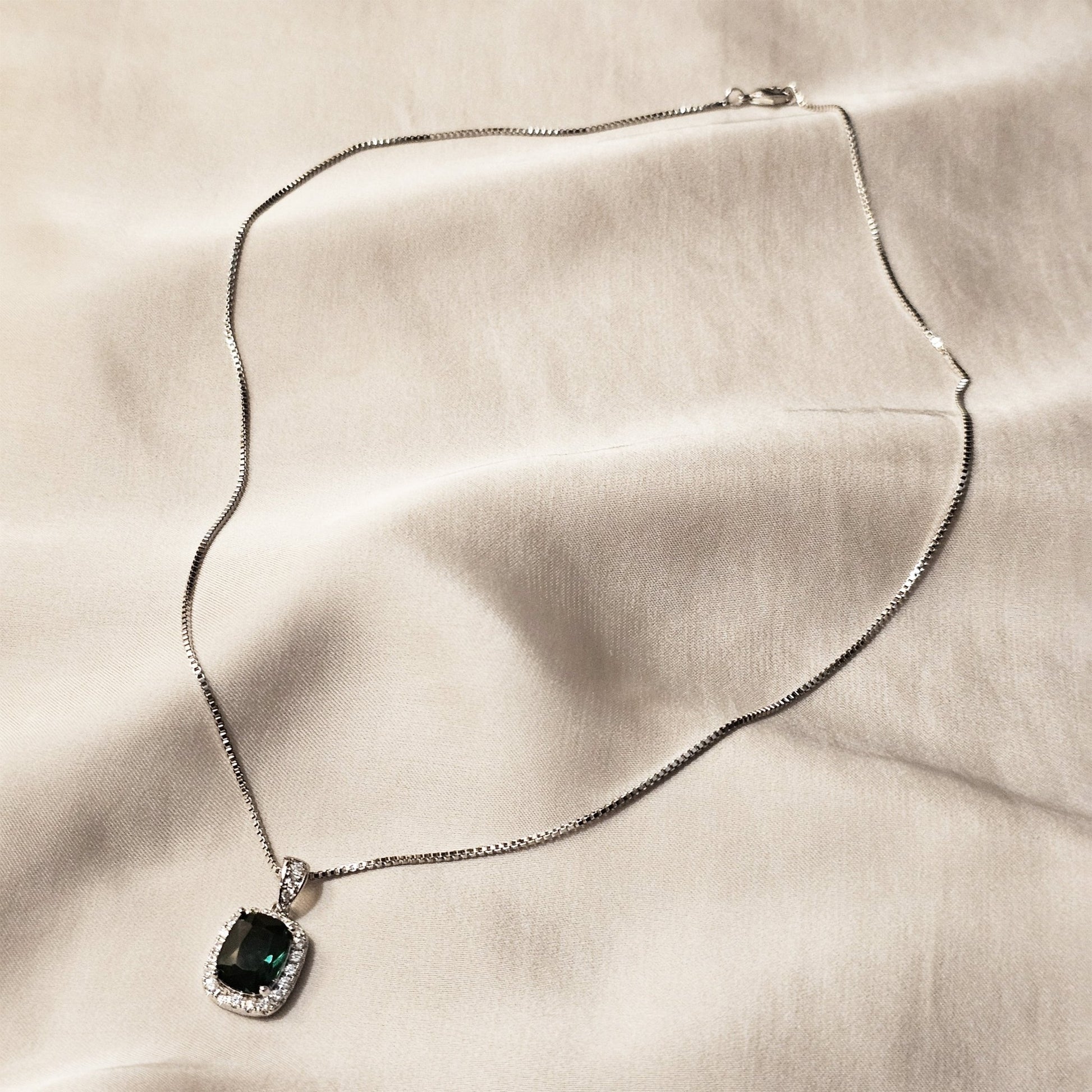 Exquisite Cubic Zirconia Decor Pendant Green - FAH Jewelry