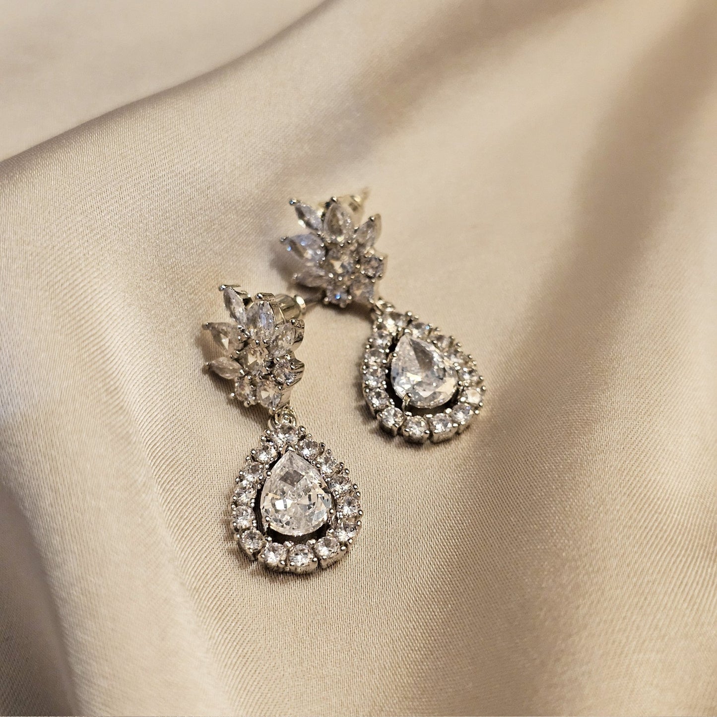 Frosted Spark Earrings - FAH Jewelry