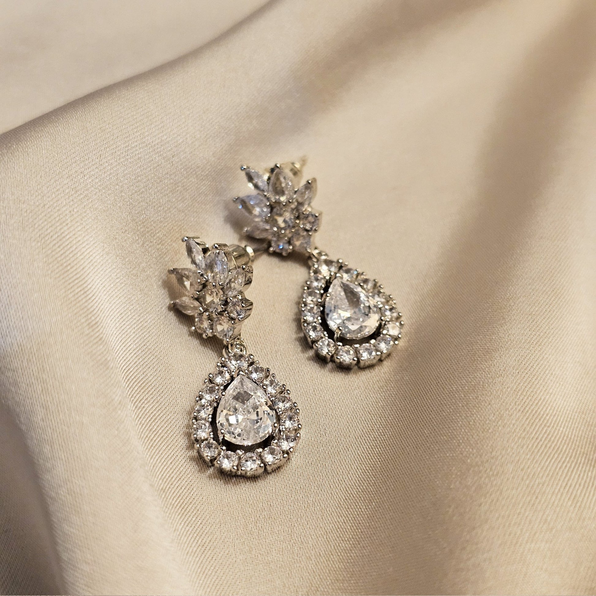 Frosted Spark Earrings - FAH Jewelry