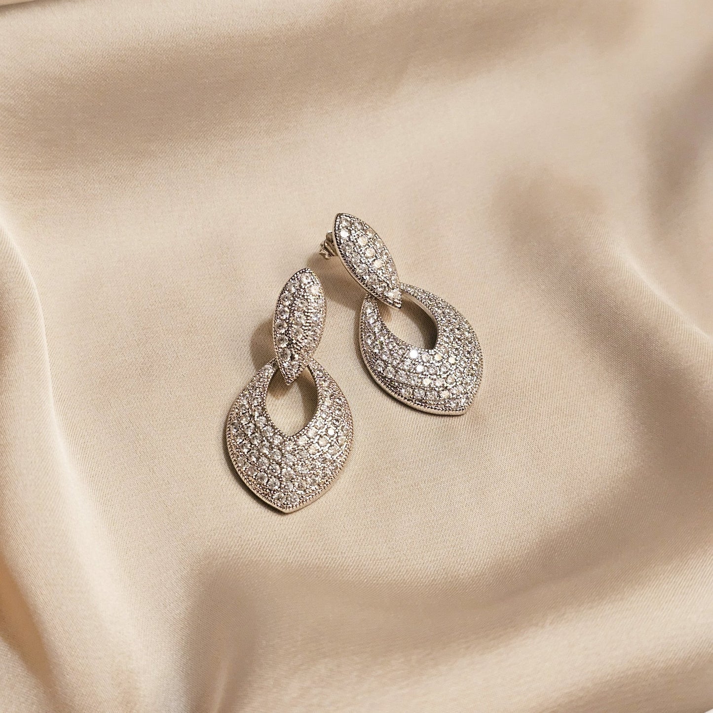 Gleaming Eclipse - FAH Jewelry