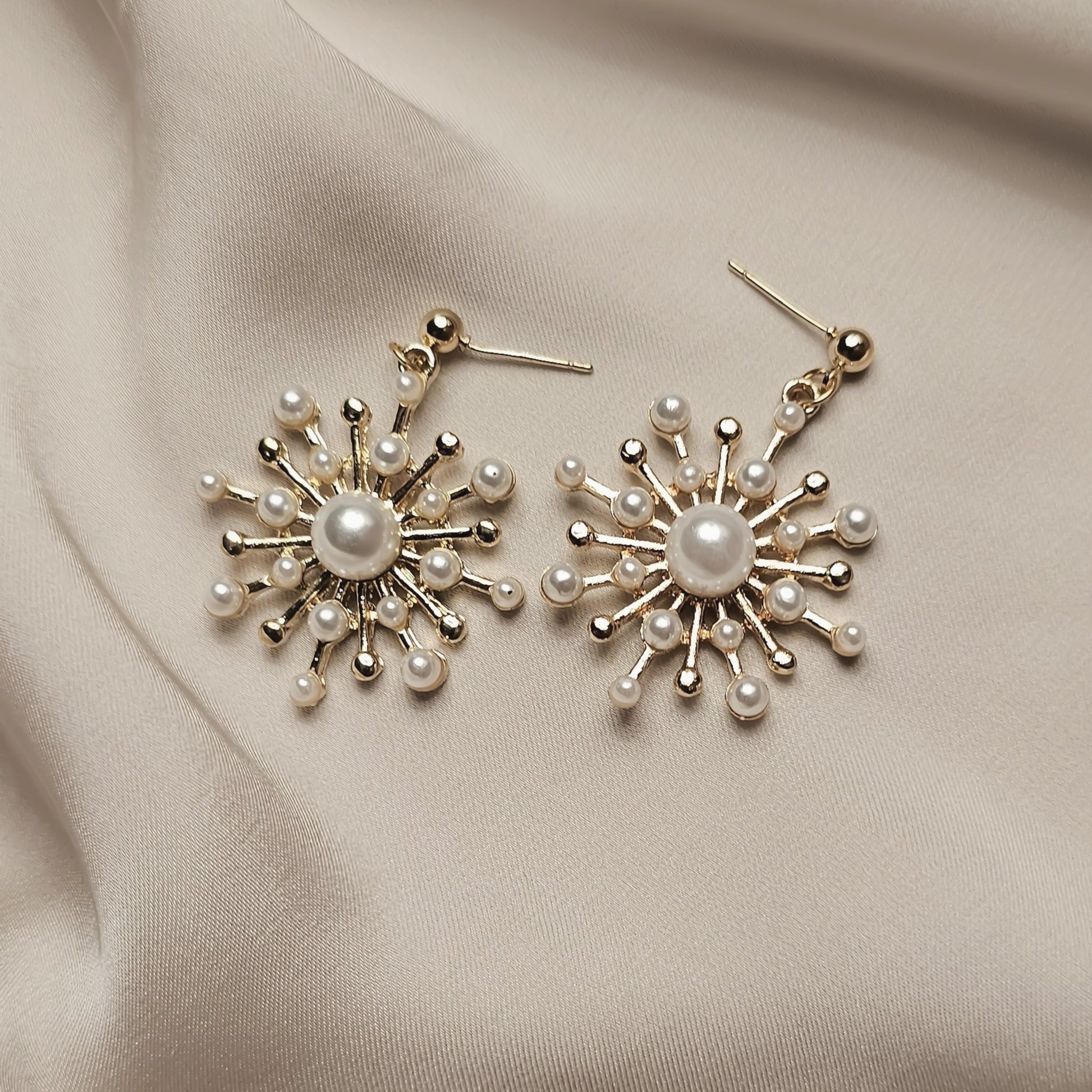 Gold Flower Earrings - FAH Jewelry