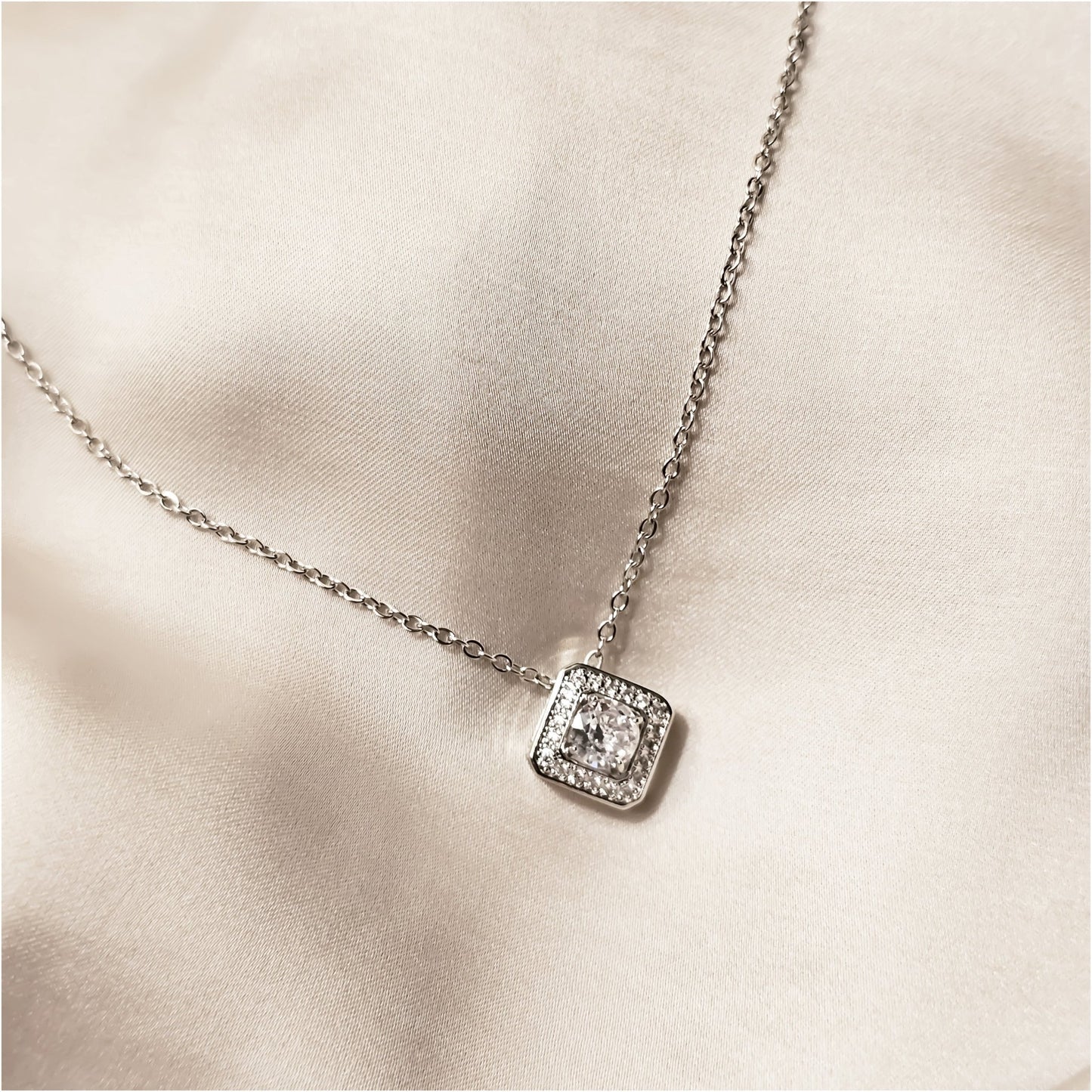Gorgeous Cubic Zirconia Pendnt - FAH Jewelry
