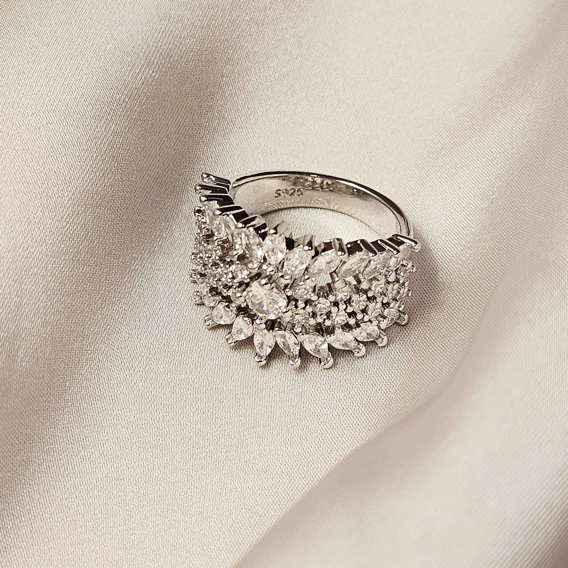 Gorgeous Finger with Shiny Zirconia Noble Party Ring - FAH Jewelry