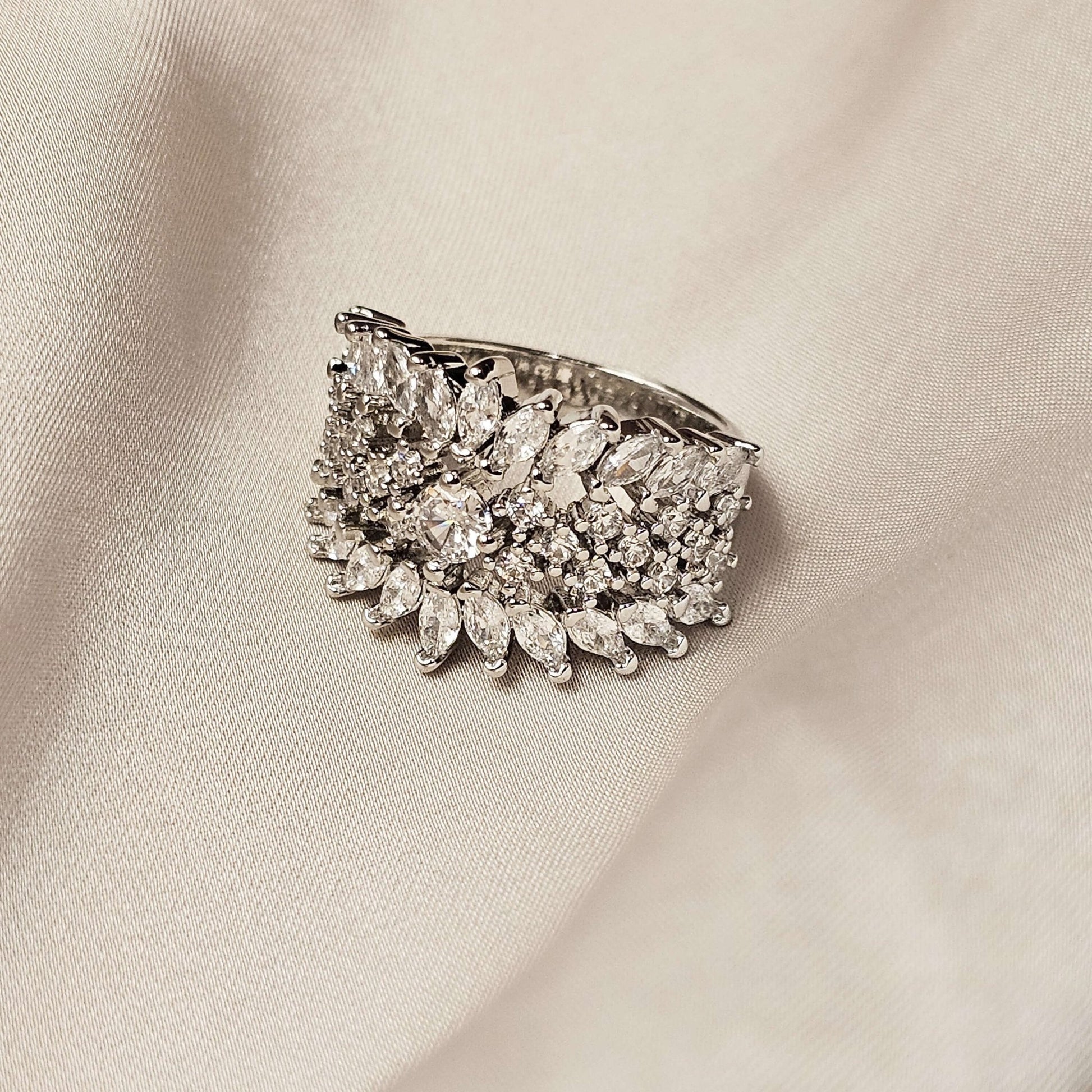 Gorgeous Finger with Shiny Zirconia Noble Party Ring - FAH Jewelry