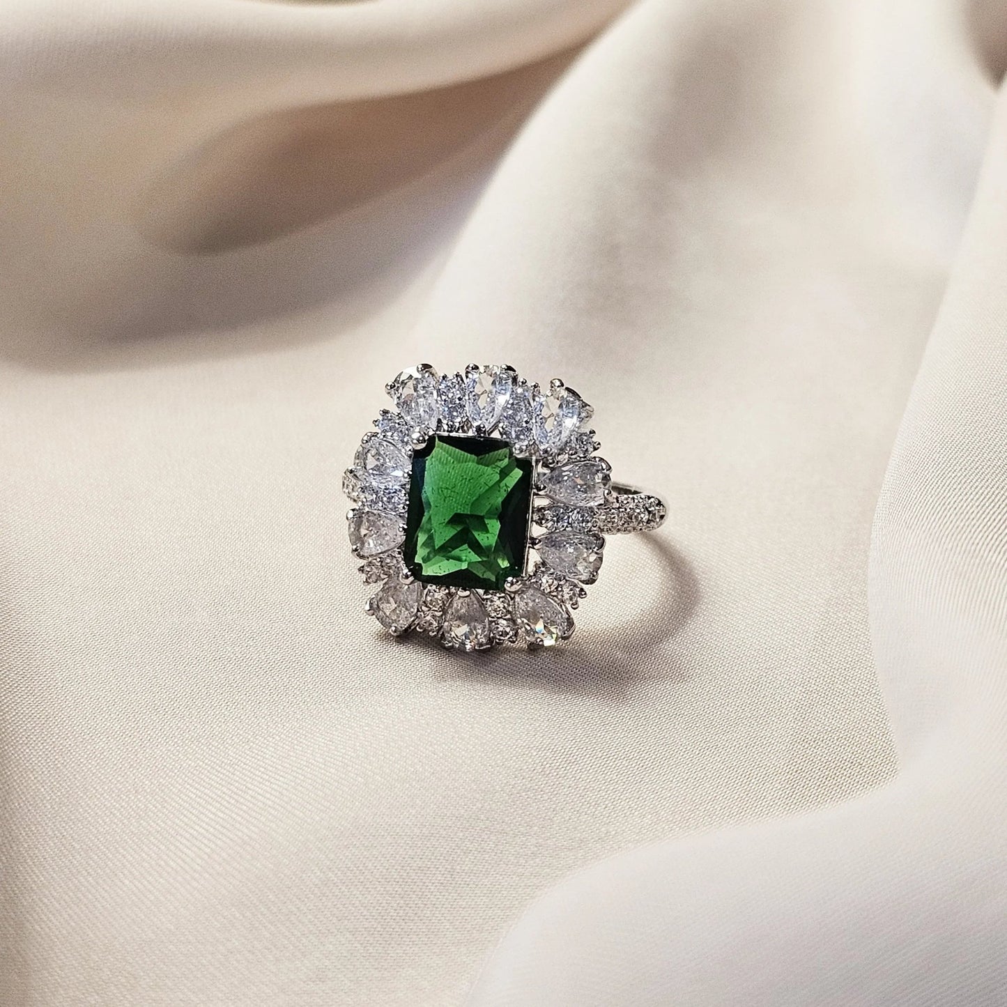 Green Emerald Gemstone Ring - FAH Jewelry