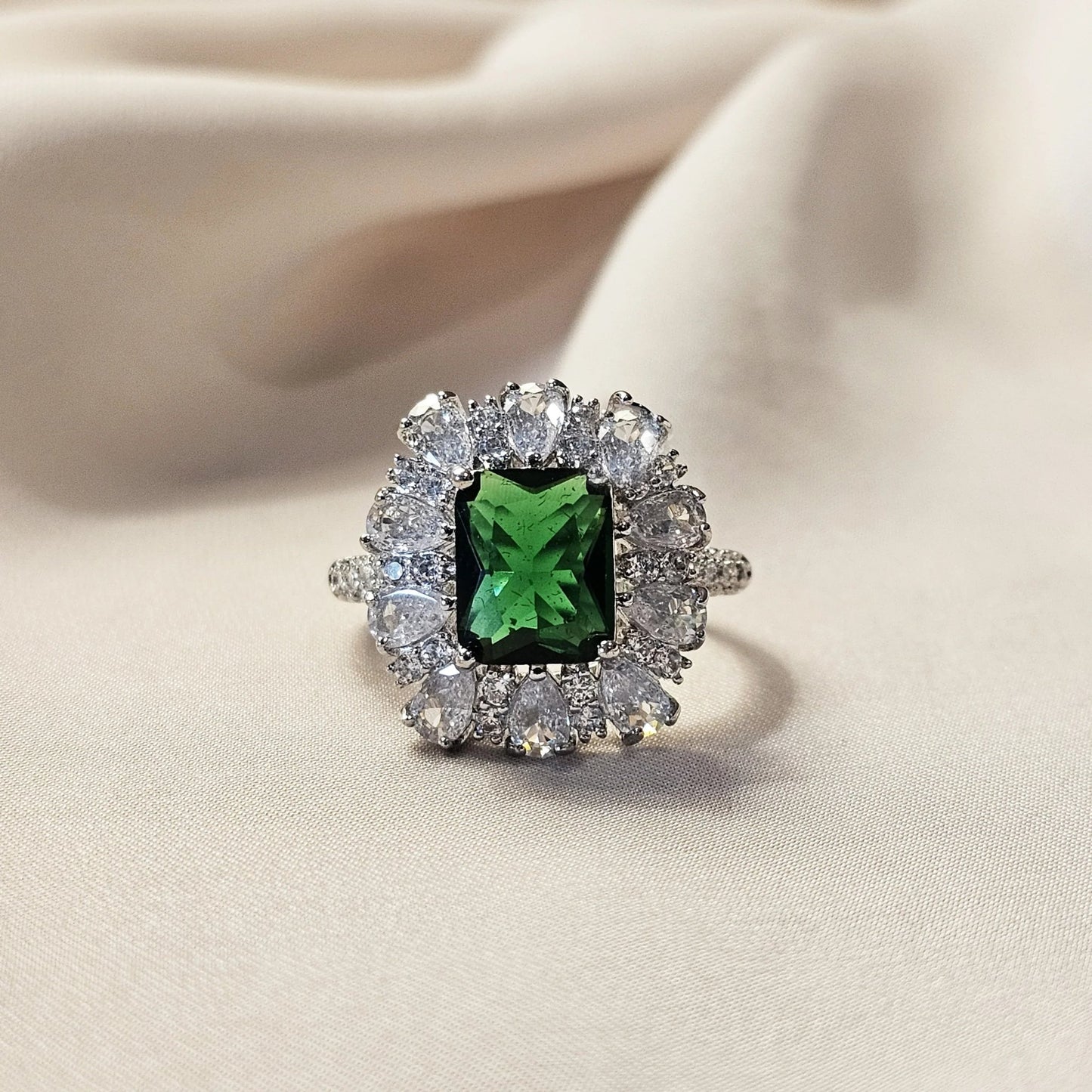 Green Emerald Gemstone Ring - FAH Jewelry