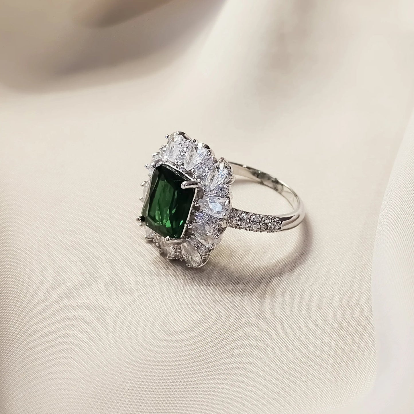 Green Emerald Gemstone Ring - FAH Jewelry
