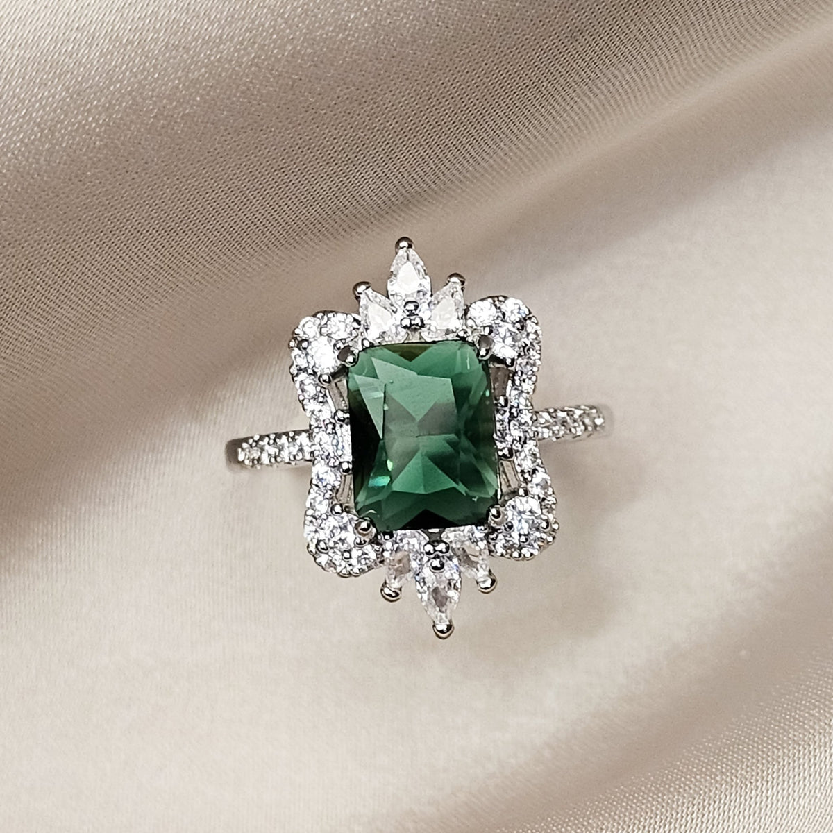 Green Emerald Gorgeous Ring – FAH Jewelry