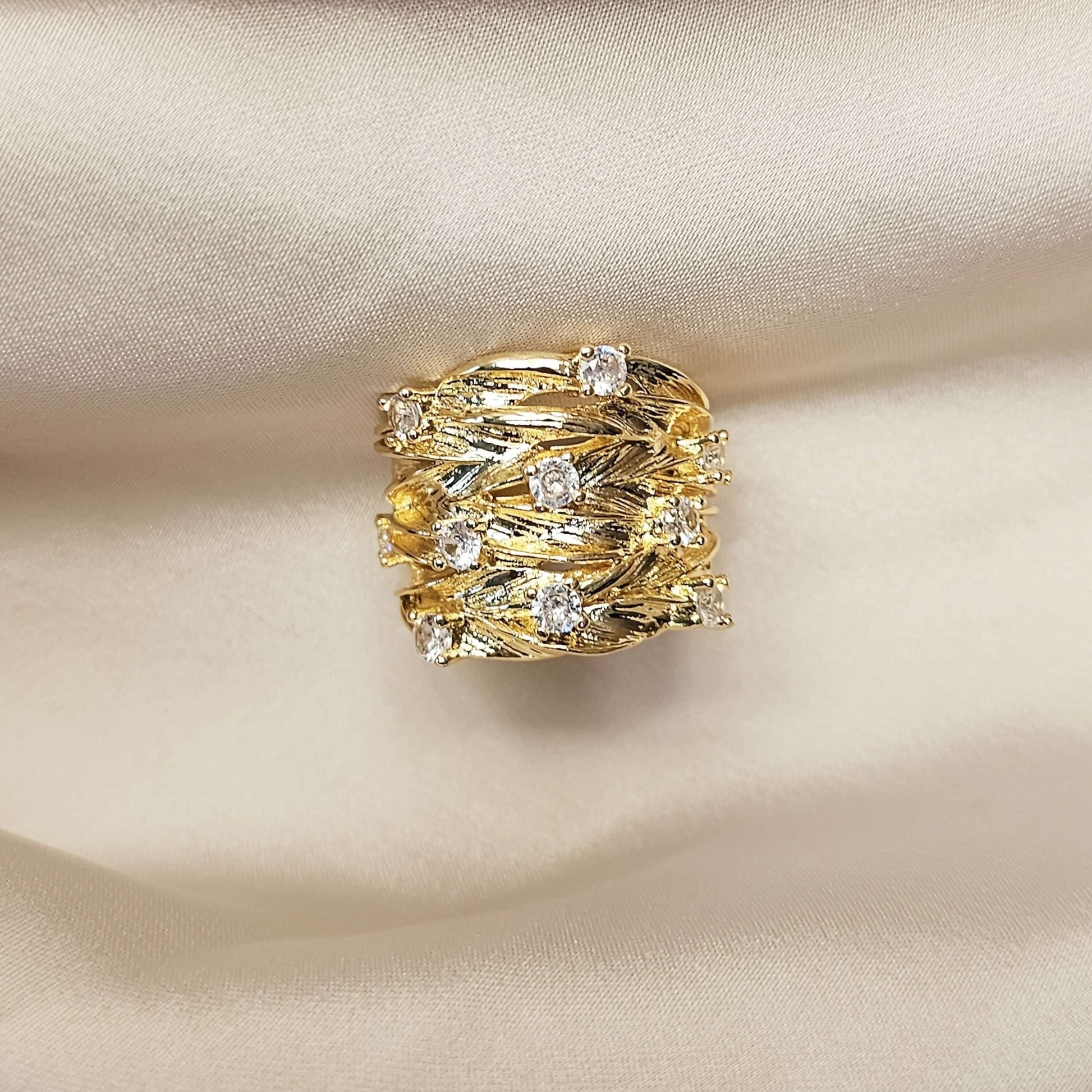 Huitan Hyperbole Wide Luxury Twist Design Ring - FAH Jewelry