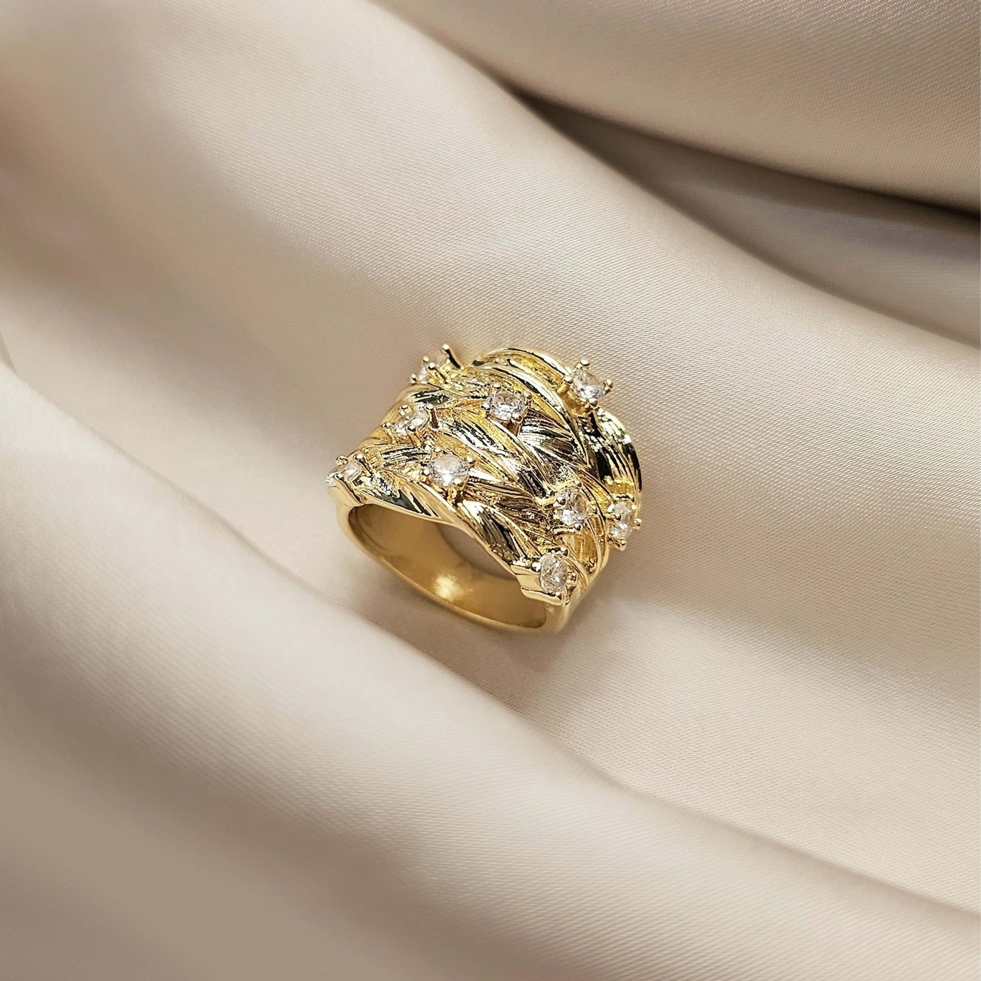 Huitan Hyperbole Wide Luxury Twist Design Ring - FAH Jewelry