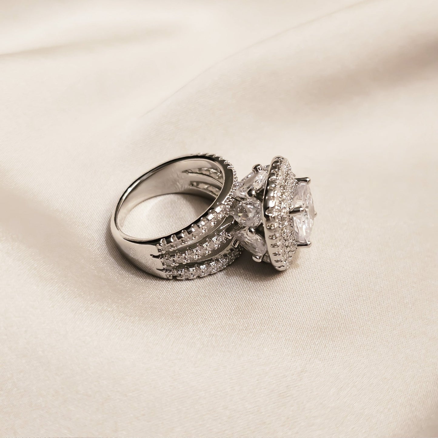 Infinite Brilliance Diamond Zircon Ring - FAH Jewelry