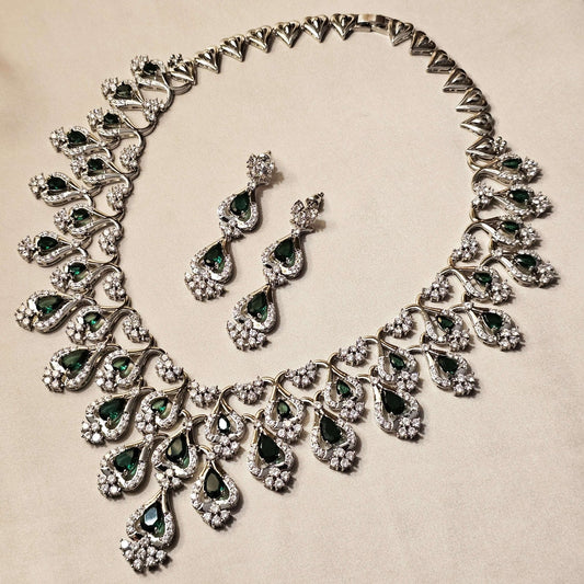 Lady Of The Emerlad Bloom - FAH Jewelry