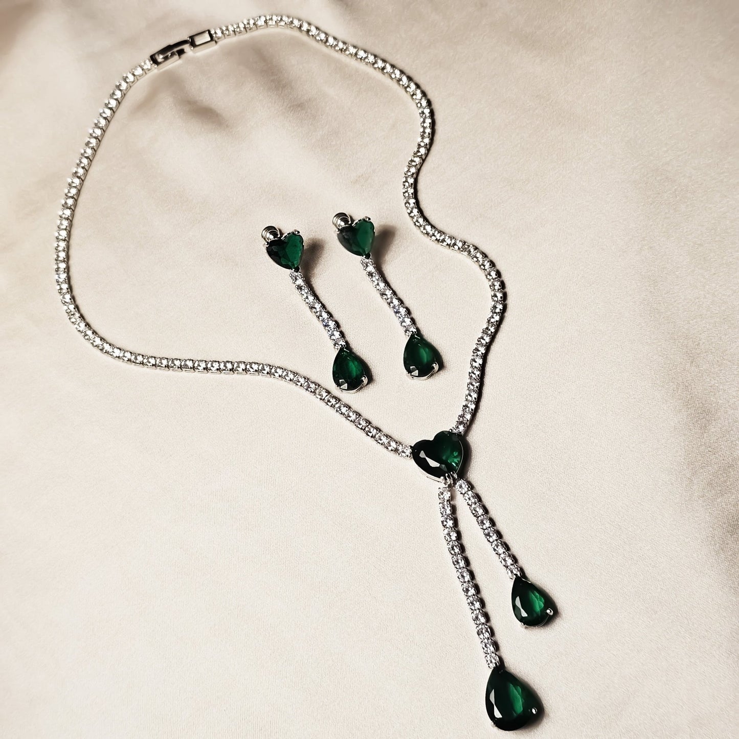 Light Luxury Teardrop Zirconia Necklace - FAH Jewelry