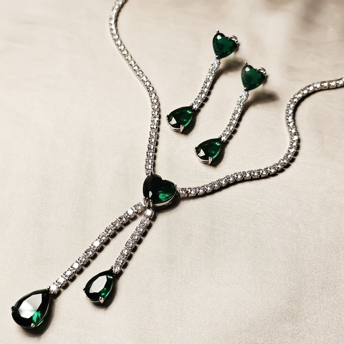 Light Luxury Teardrop Zirconia Necklace - FAH Jewelry