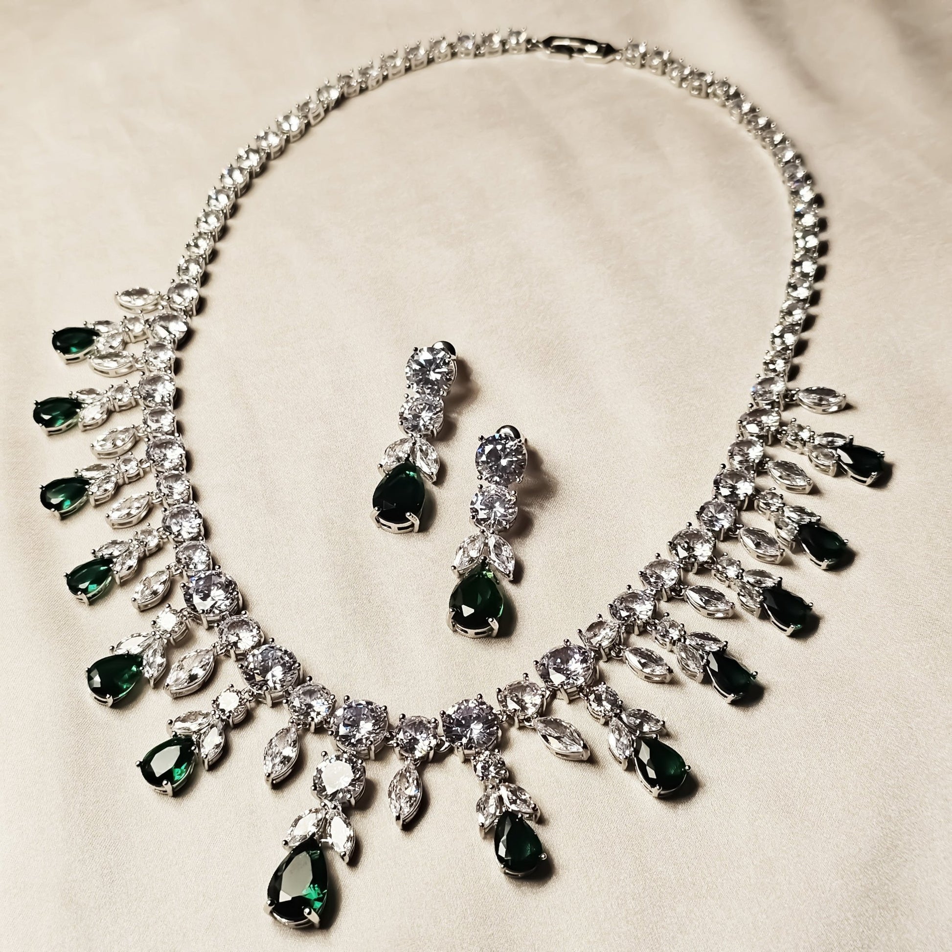 Lush Halo Zircon Necklace - FAH Jewelry