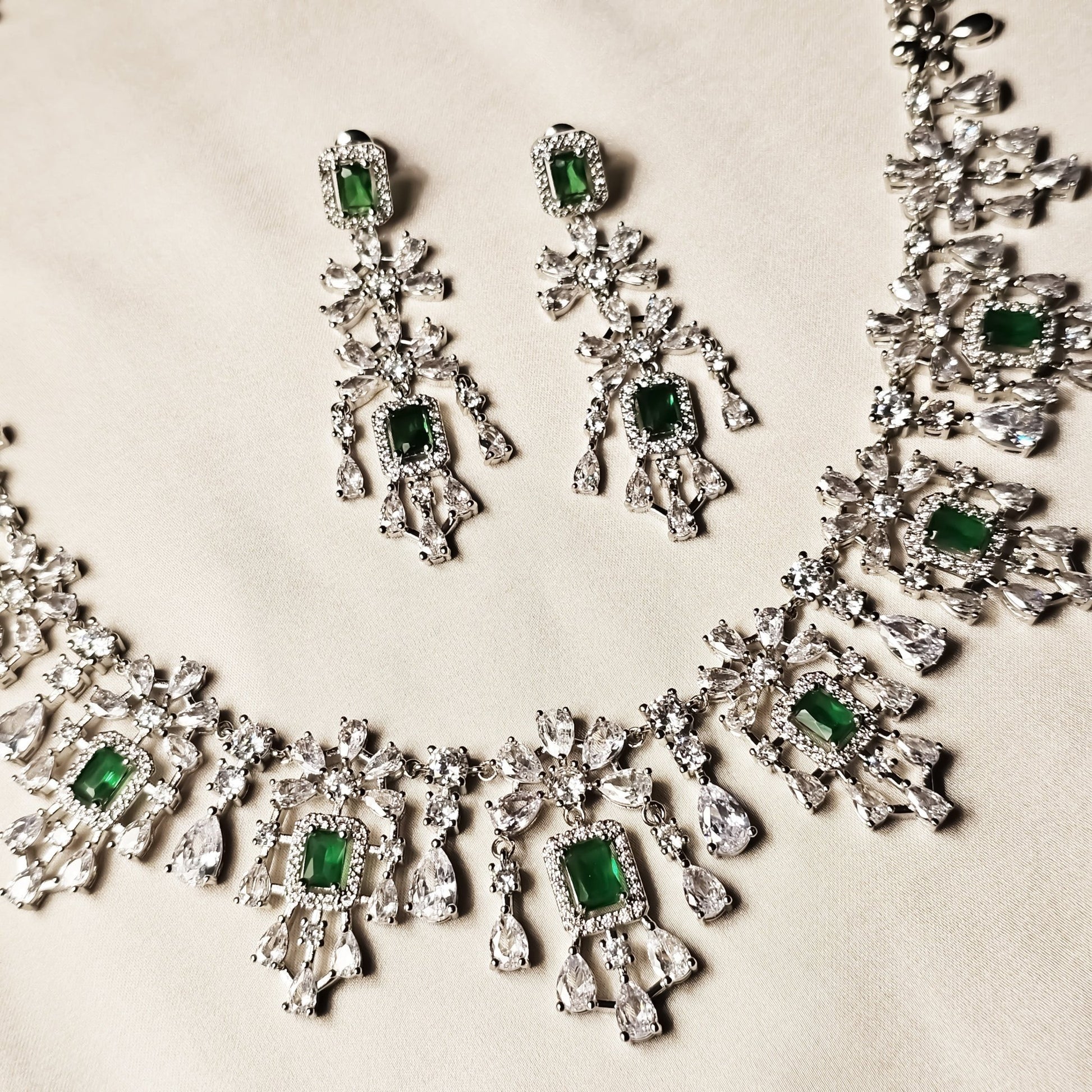 Luxe Nova Green Platinum - FAH Jewelry