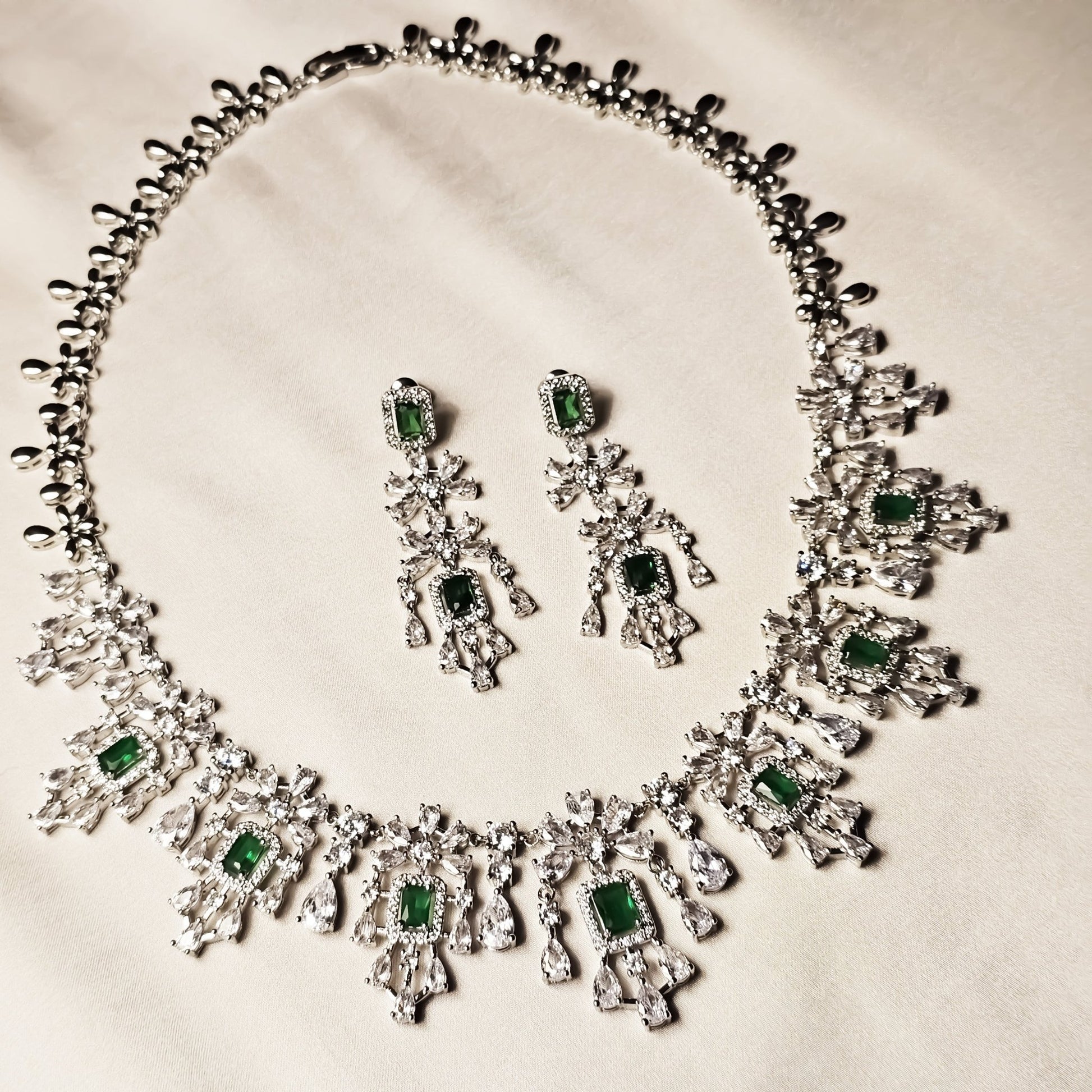 Luxe Nova Green Platinum - FAH Jewelry