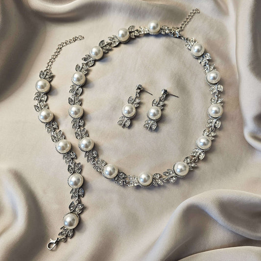 Luxurious Silver - Tone Faux Pearl & Rhinestone Flower - Shaped Jewelry Set with Braclet - FAH Jewelry