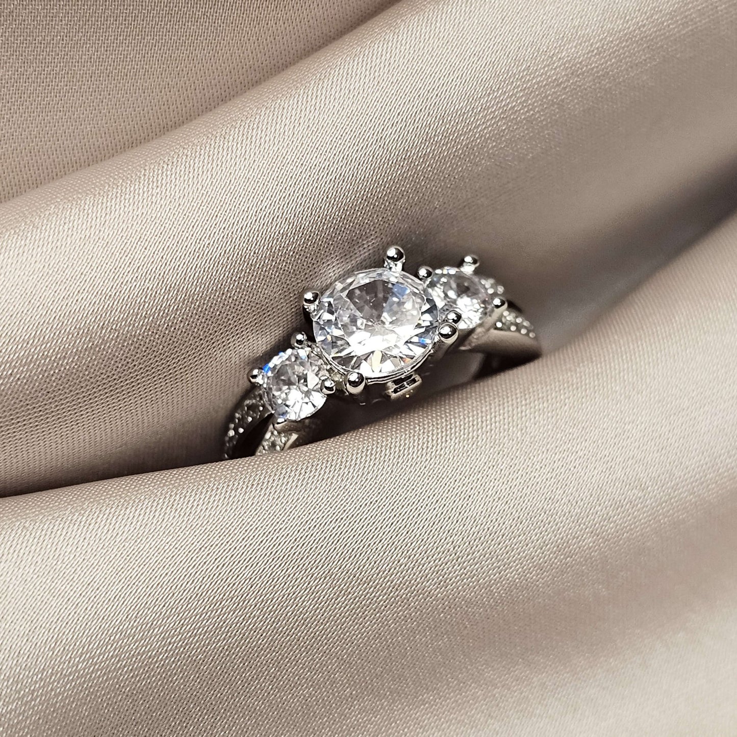 Luxury Cubic Zirconia Inlaid Party Ring - FAH Jewelry