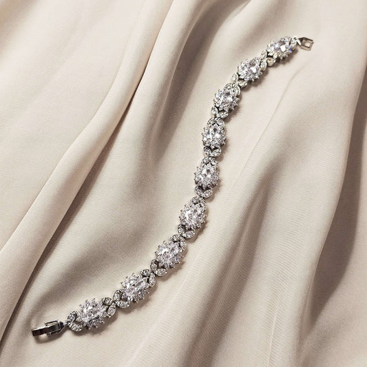 Luxury Elegant Diamond Zirconia Bracelet - FAH Jewelry