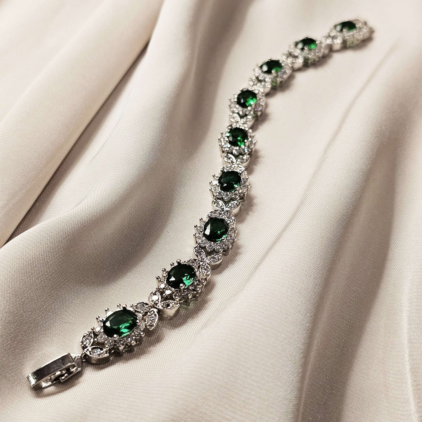 Luxury Elegant Green Zirconia Bracelet - FAH Jewelry