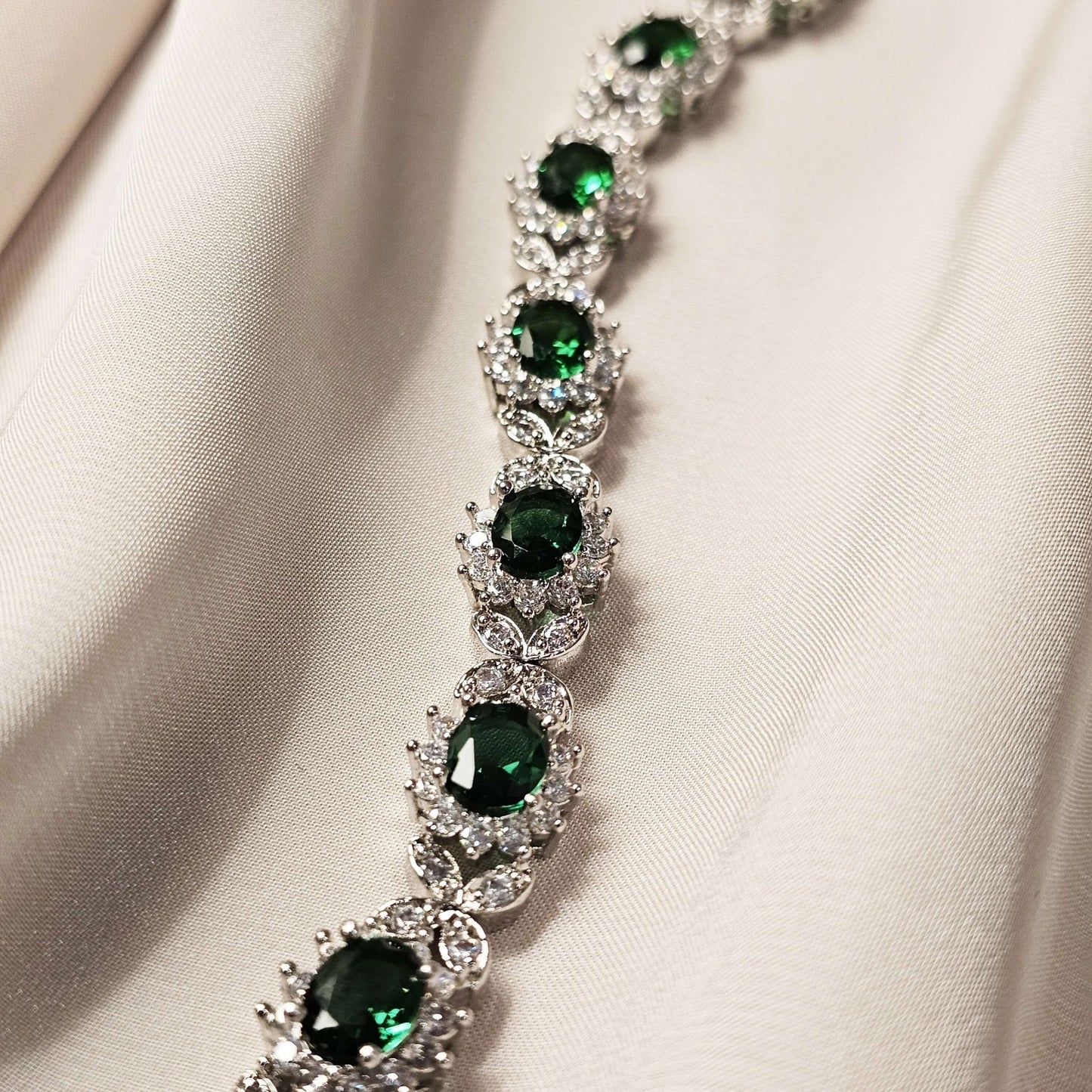 Luxury Elegant Green Zirconia Bracelet - FAH Jewelry