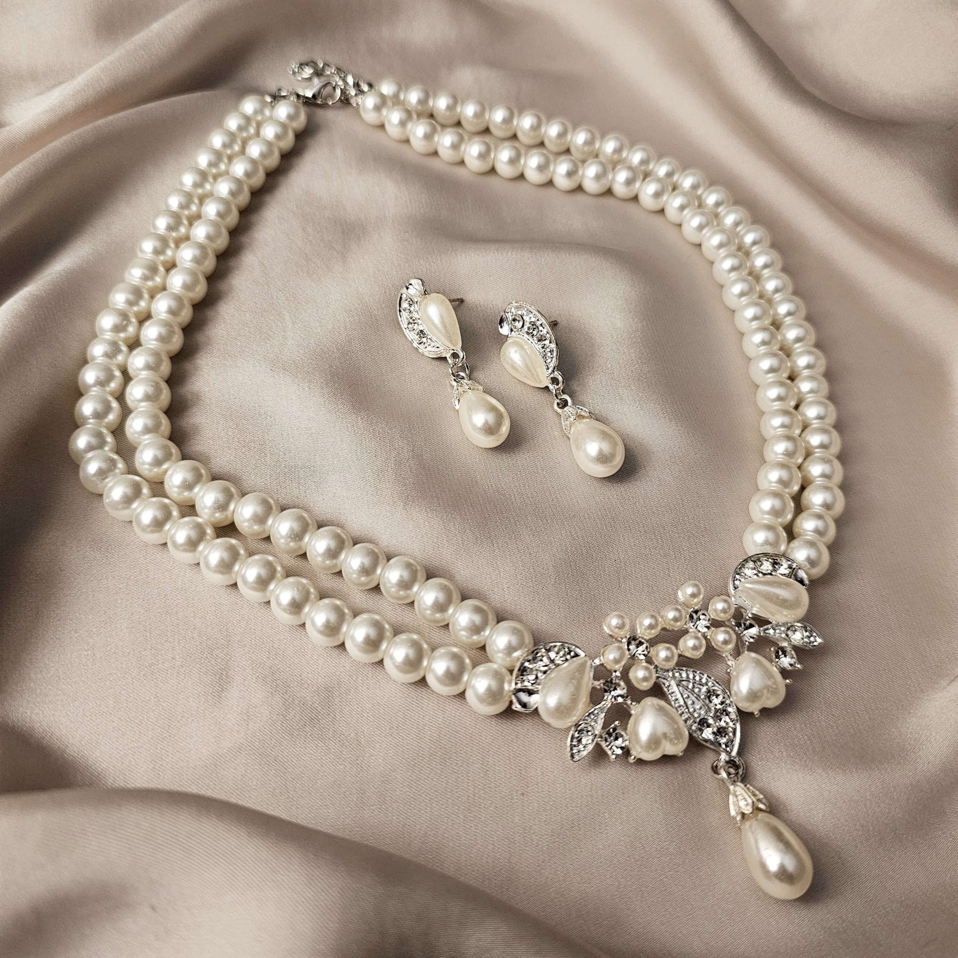 Luxury White Color Inlaid Crystal Glass Imitation Pearl Necklace - FAH Jewelry