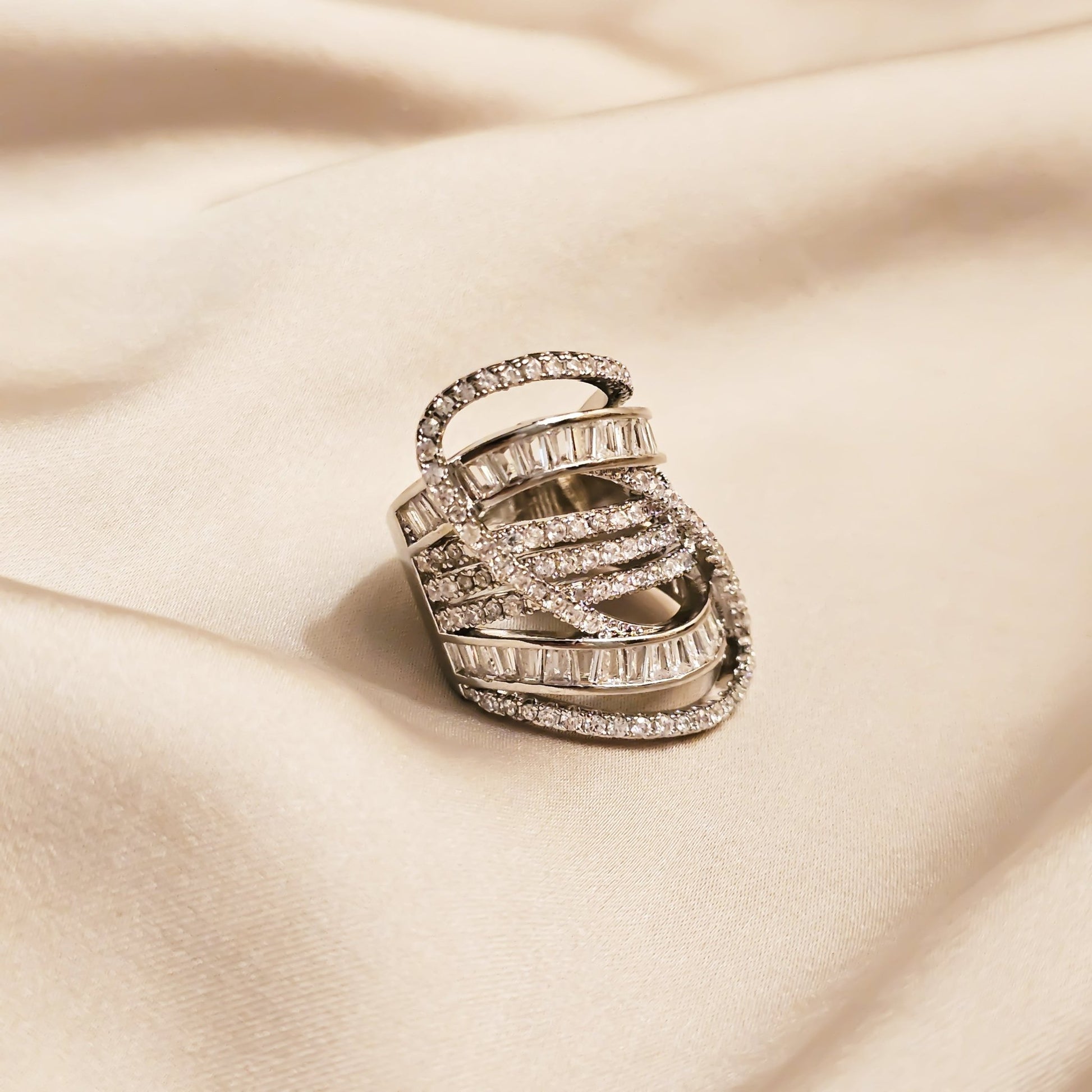 Moonlit Ribbons Zircon Ring - FAH Jewelry