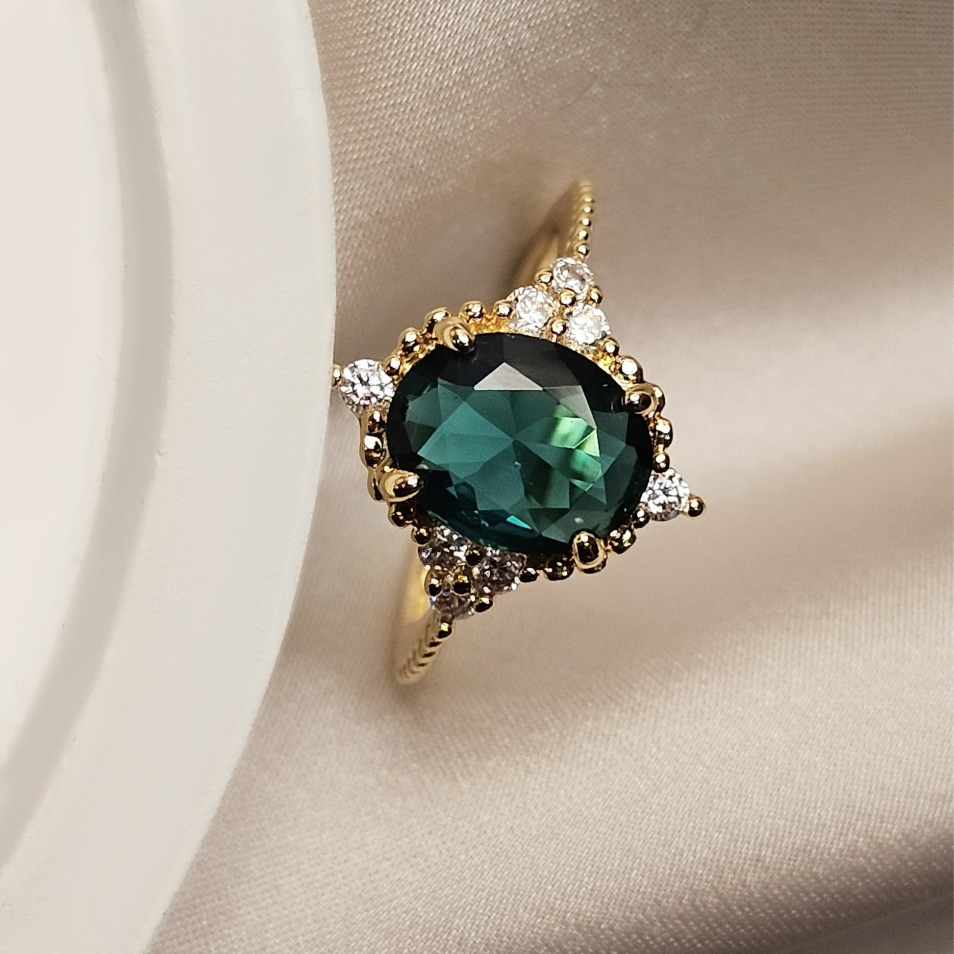 Oval Cut Emerald Engagement Ring - FAH Jewelry