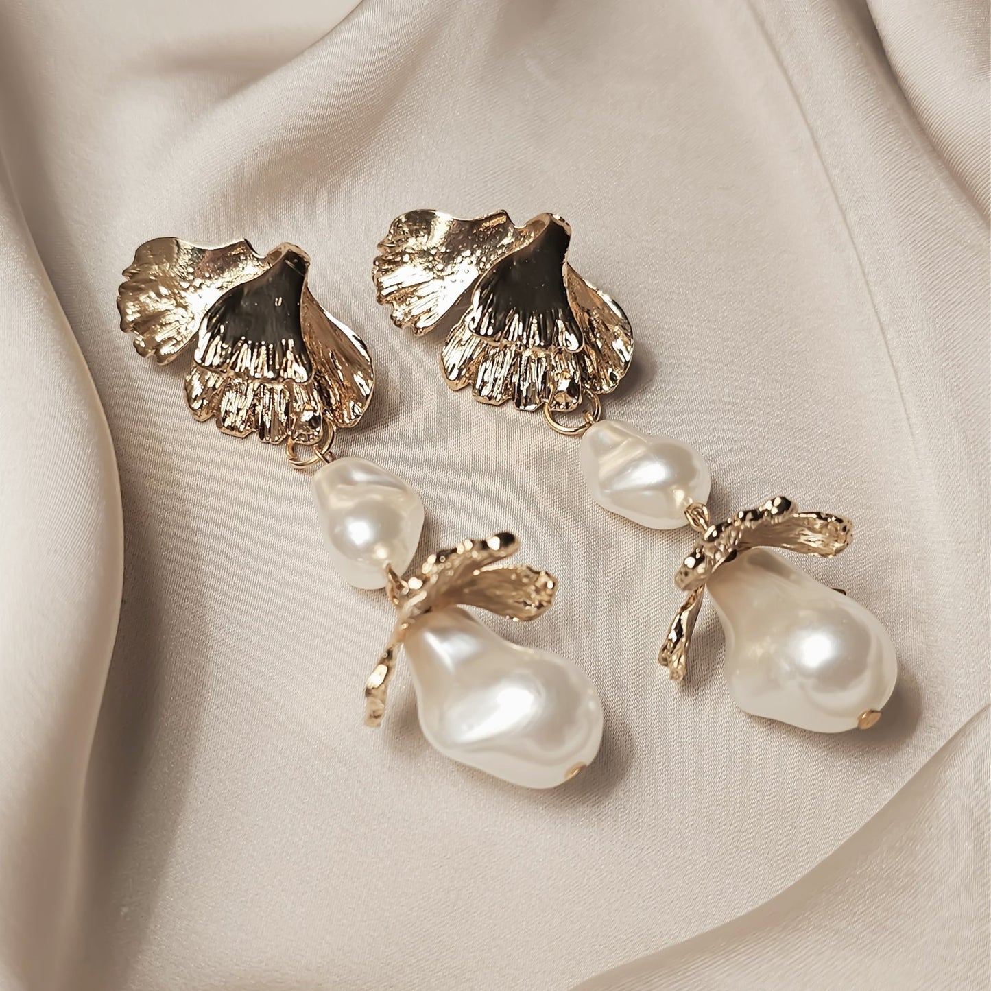 Pearl The Fragment Of Light Earrings - FAH Jewelry