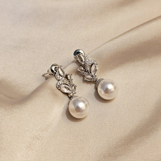 Pretty Dainty Pearl Earrings - FAH Jewelry