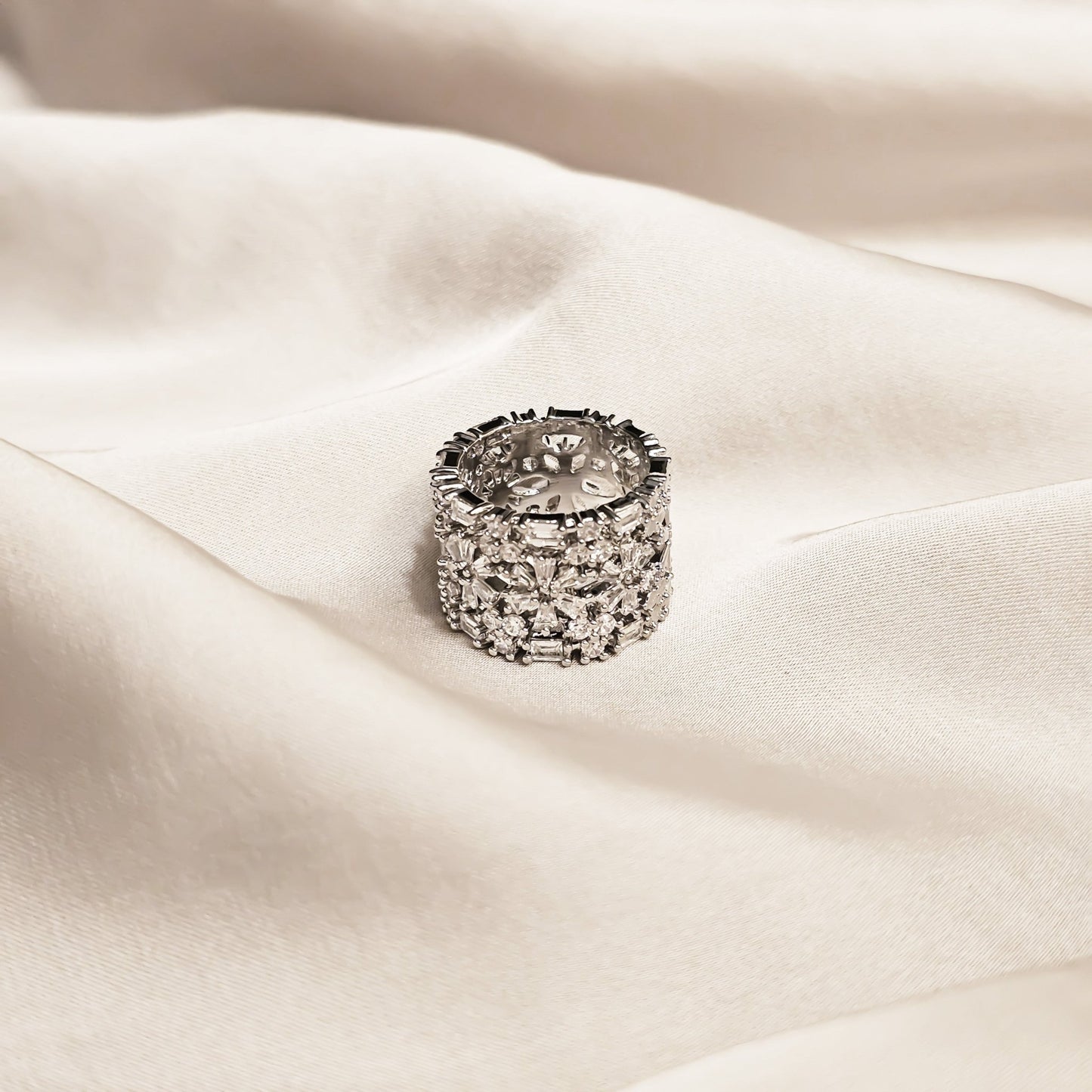 Queen’s Glory Zircon Diamond ring - FAH Jewelry