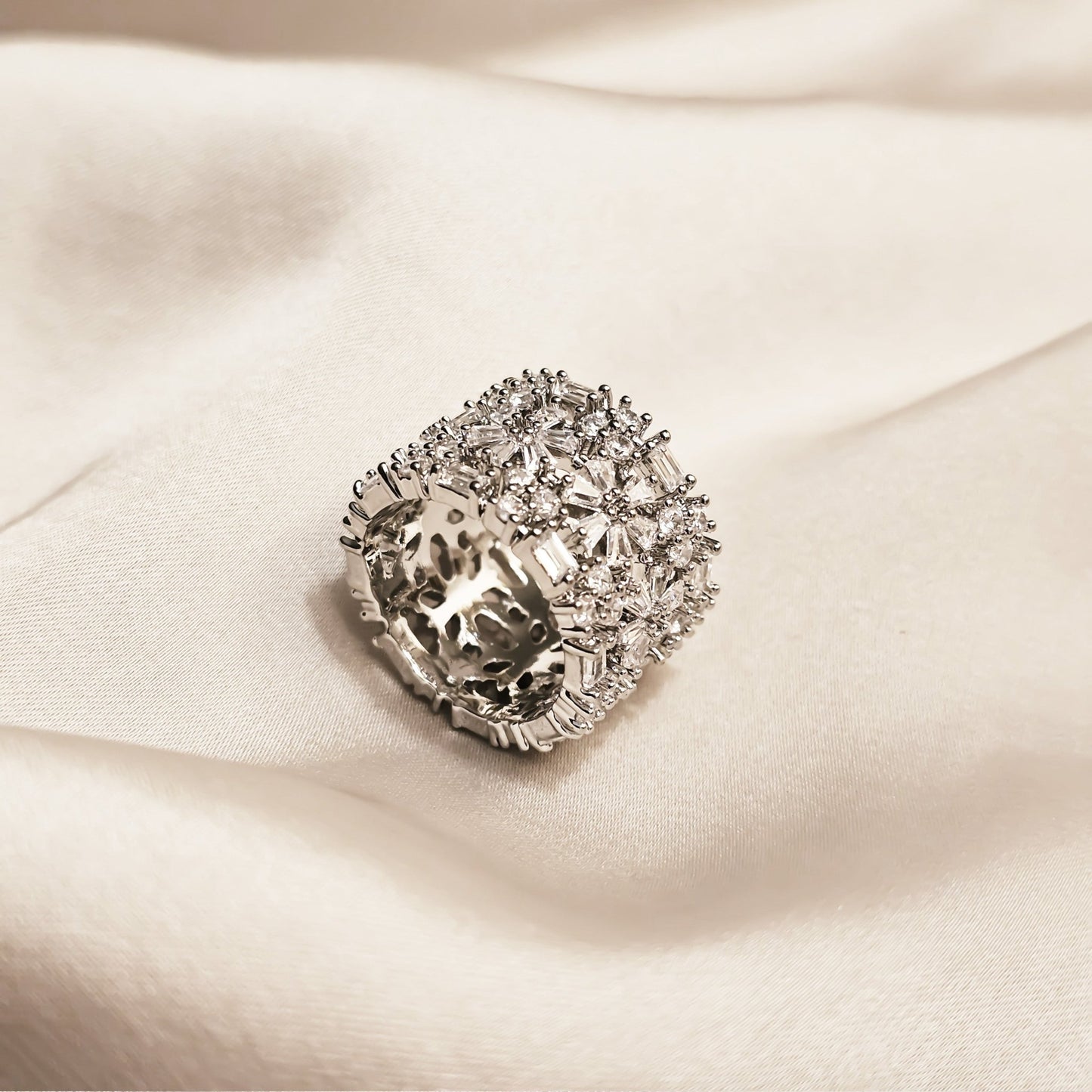 Queen’s Glory Zircon Diamond ring - FAH Jewelry